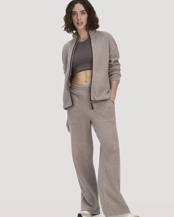 hessnatur Loungewear Fleece Hose Relaxed ACTIVE LIGHT aus Bio-Baumwolle - beige - Größe M