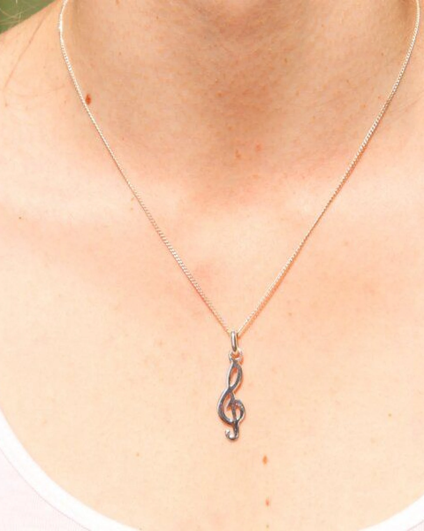pakilia Silber Kette Notenschlüssel Fair-Trade und handmade – Ansicht 4
