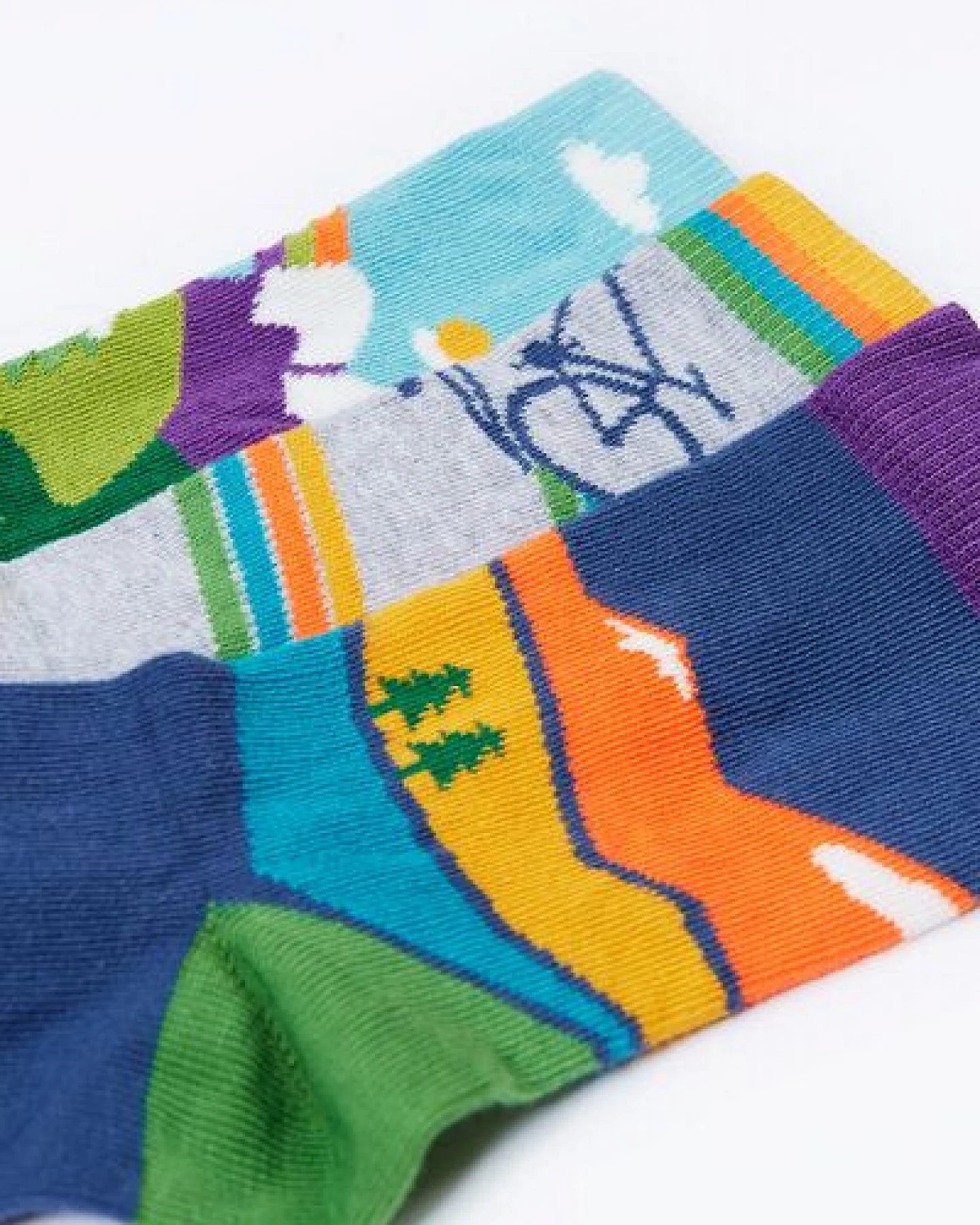 Frugi Kindersocken in Dreierpack mit unterwegs im Wildniss – Ansicht 3