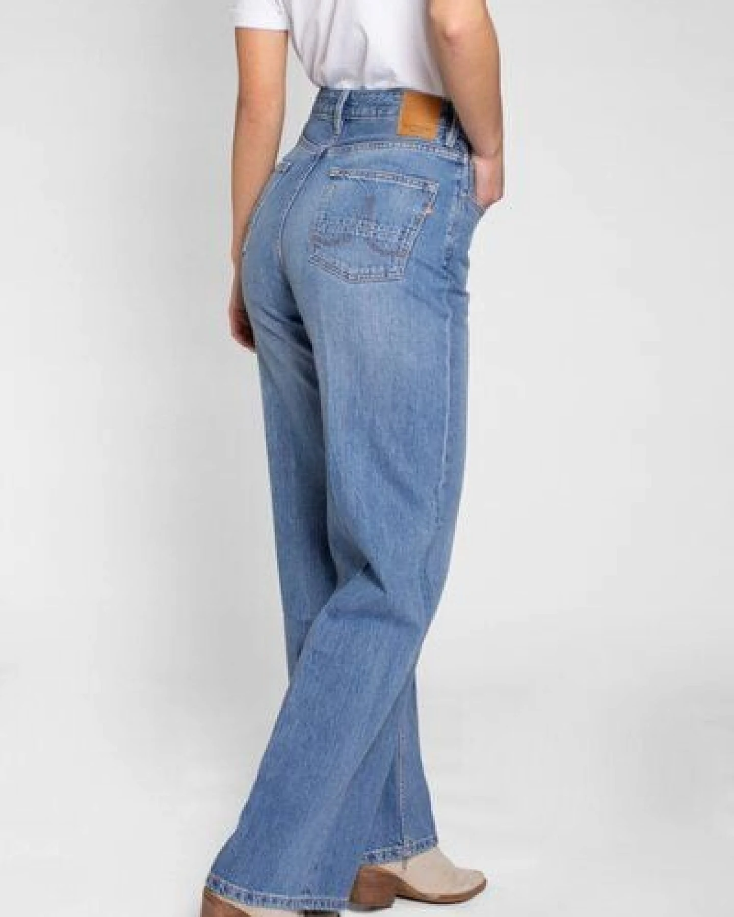 Kuyichi HARPER Loose Flare Jeans (light indigo) – Ansicht 3