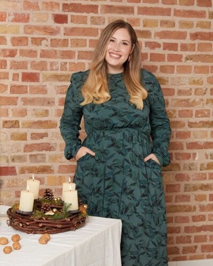 WiDDA berlin Midikleid GARBO Blätter Muster aus ECOVERO