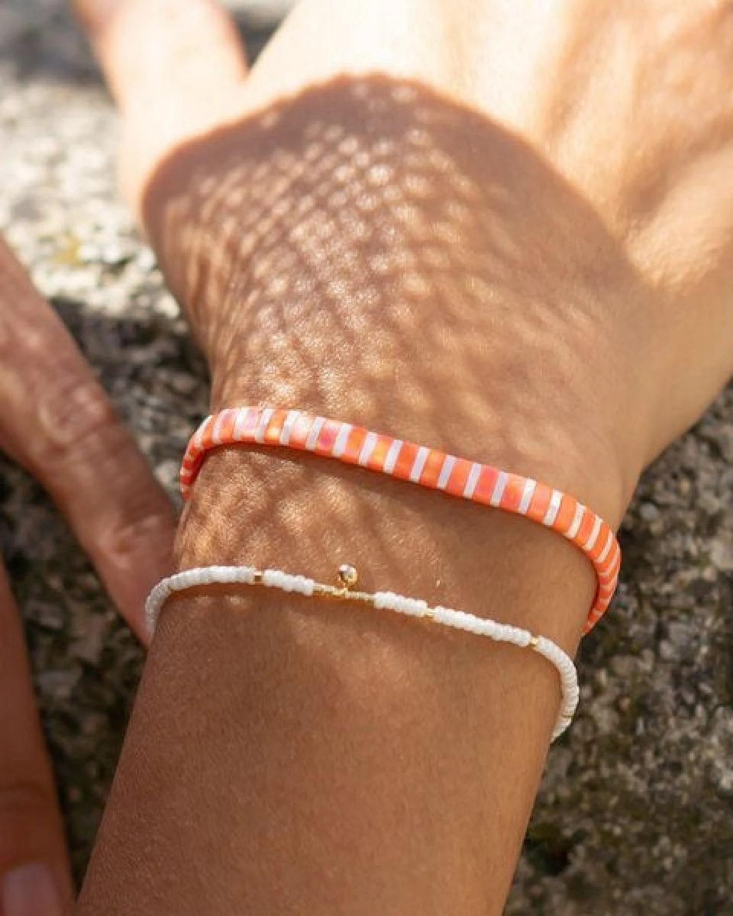 juni Breites Armband Apricot - einzeln oder im Set - verstellbare Sommer Armbänder – Ansicht 2
