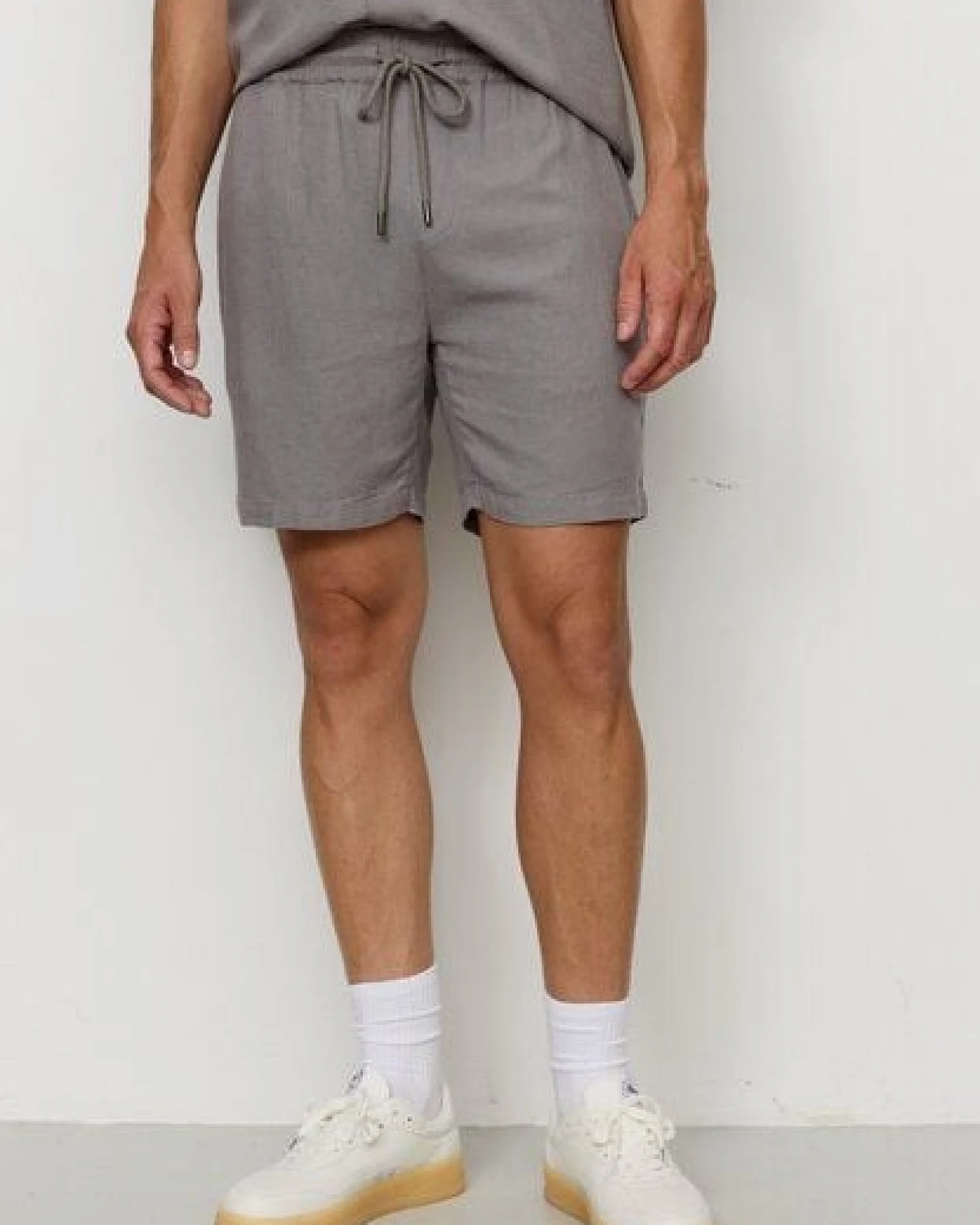 Herren Shorts aus Leinen und LENZING ECOVERO Viskose Mix - CURRY - recolution – Ansicht 3
