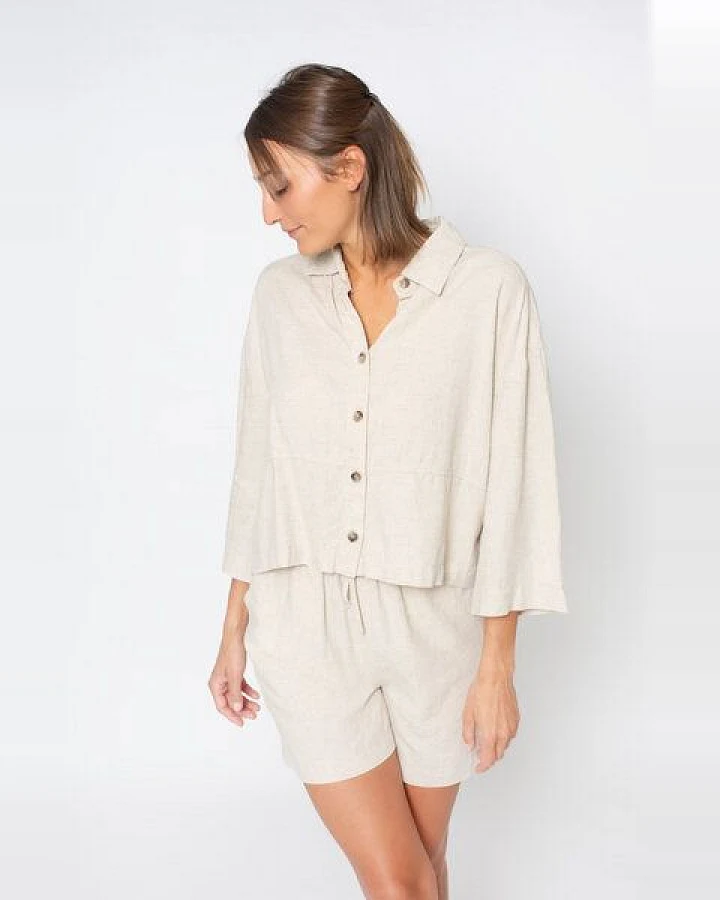 Zerum Leinen Overshirt Modell: Julia