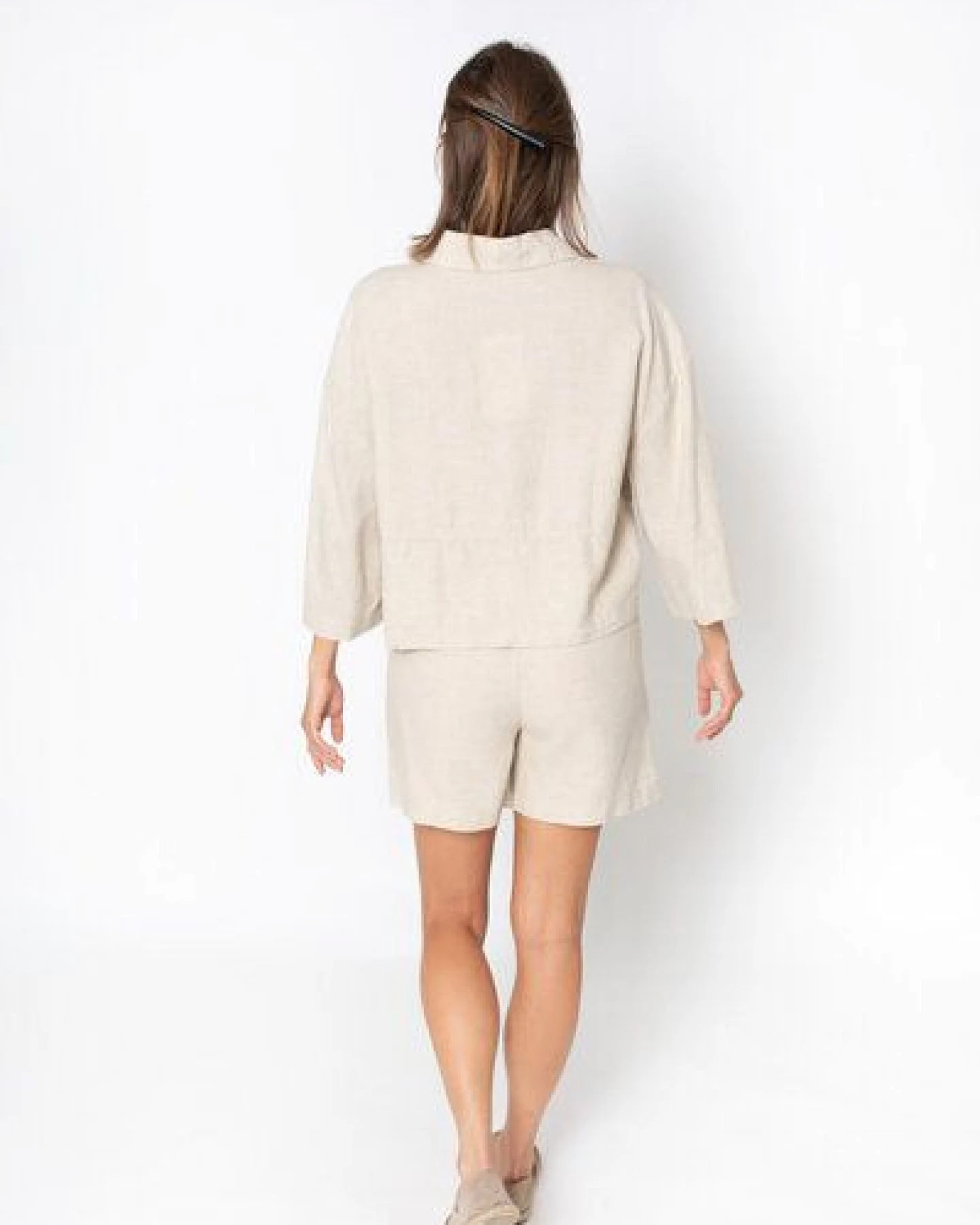 Zerum Leinen Overshirt Modell: Julia – Ansicht 4