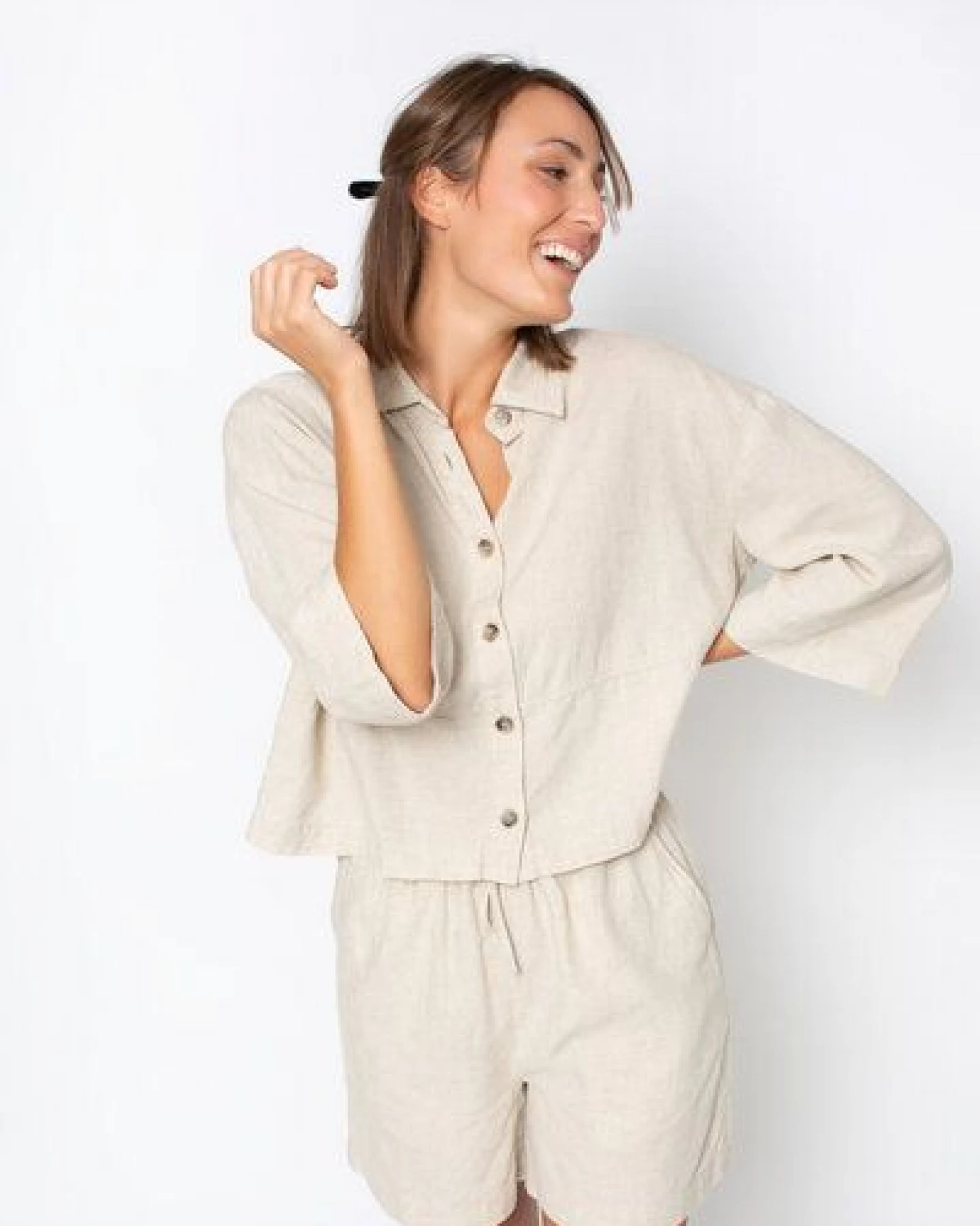 Zerum Leinen Overshirt Modell: Julia – Ansicht 3