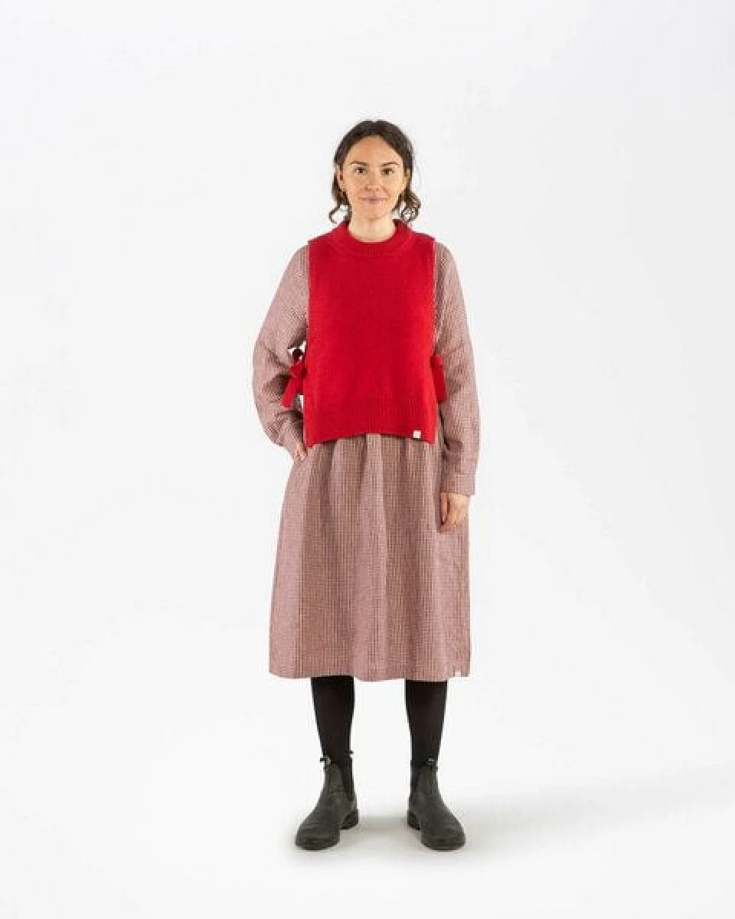 Matona Strickpullunder mit Bindedetail für Frauen aus Bio-Baumwolle und Lammwolle / Apron Vest – Ansicht 3