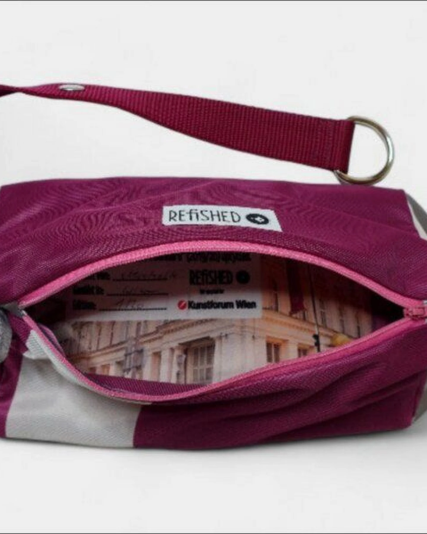 REFISHED fair fashion Bauchtasche 'BUM BAG' - upcycelte Fahnen – Ansicht 3
