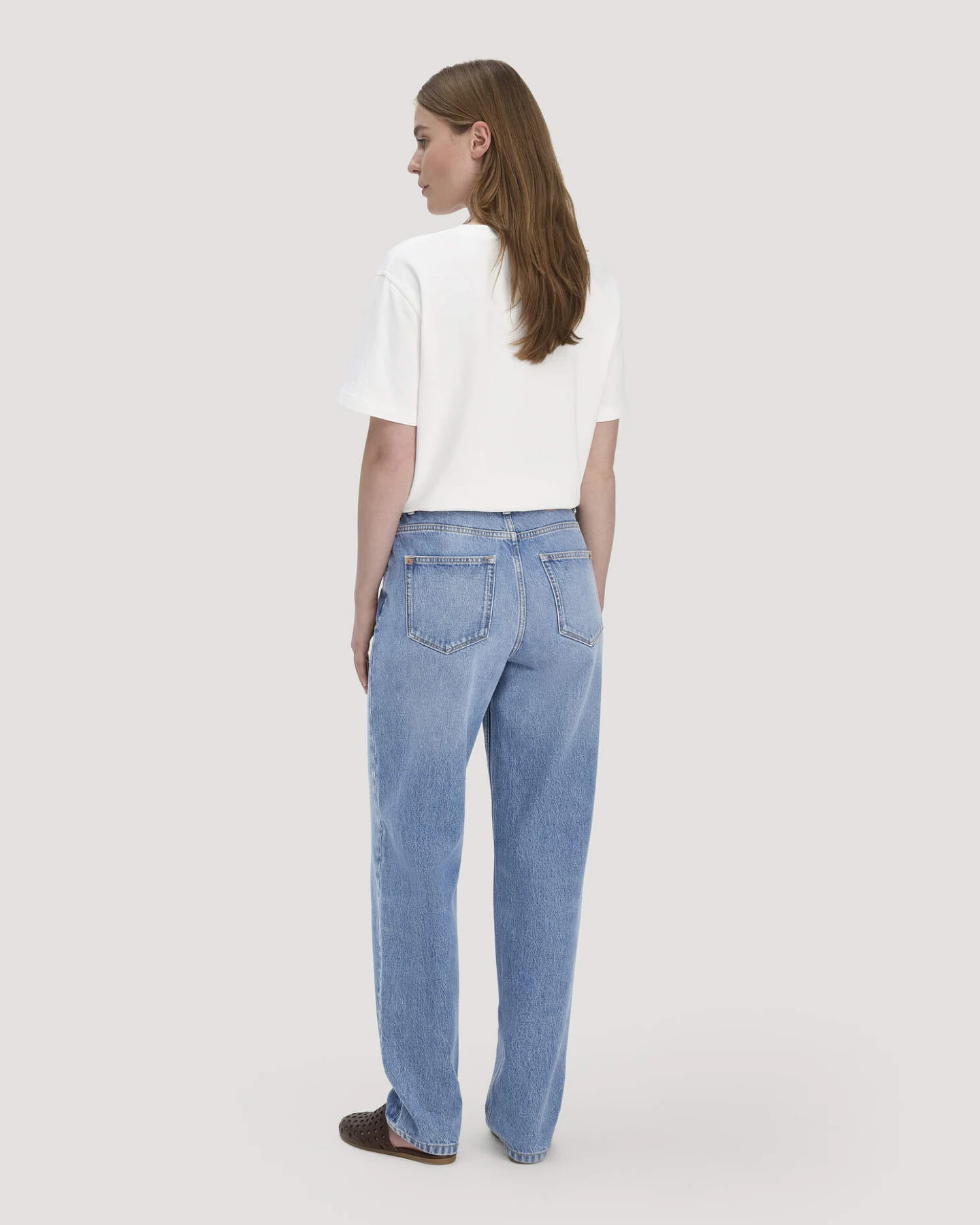 hessnatur Damen Jeans NIVA Tapered Leg aus Bio-Baumwolle - blau - Größe 34/32 – Ansicht 2