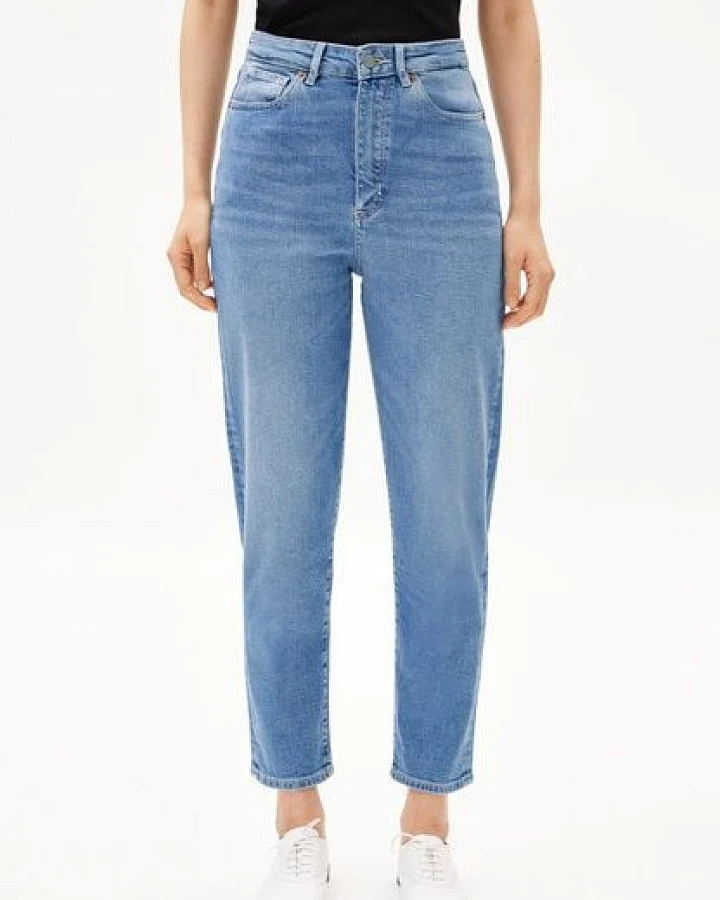 ARMEDANGELS MAIRAA Damen Mom Jeans recycelter Baumwoll Mix Comfort Stretch