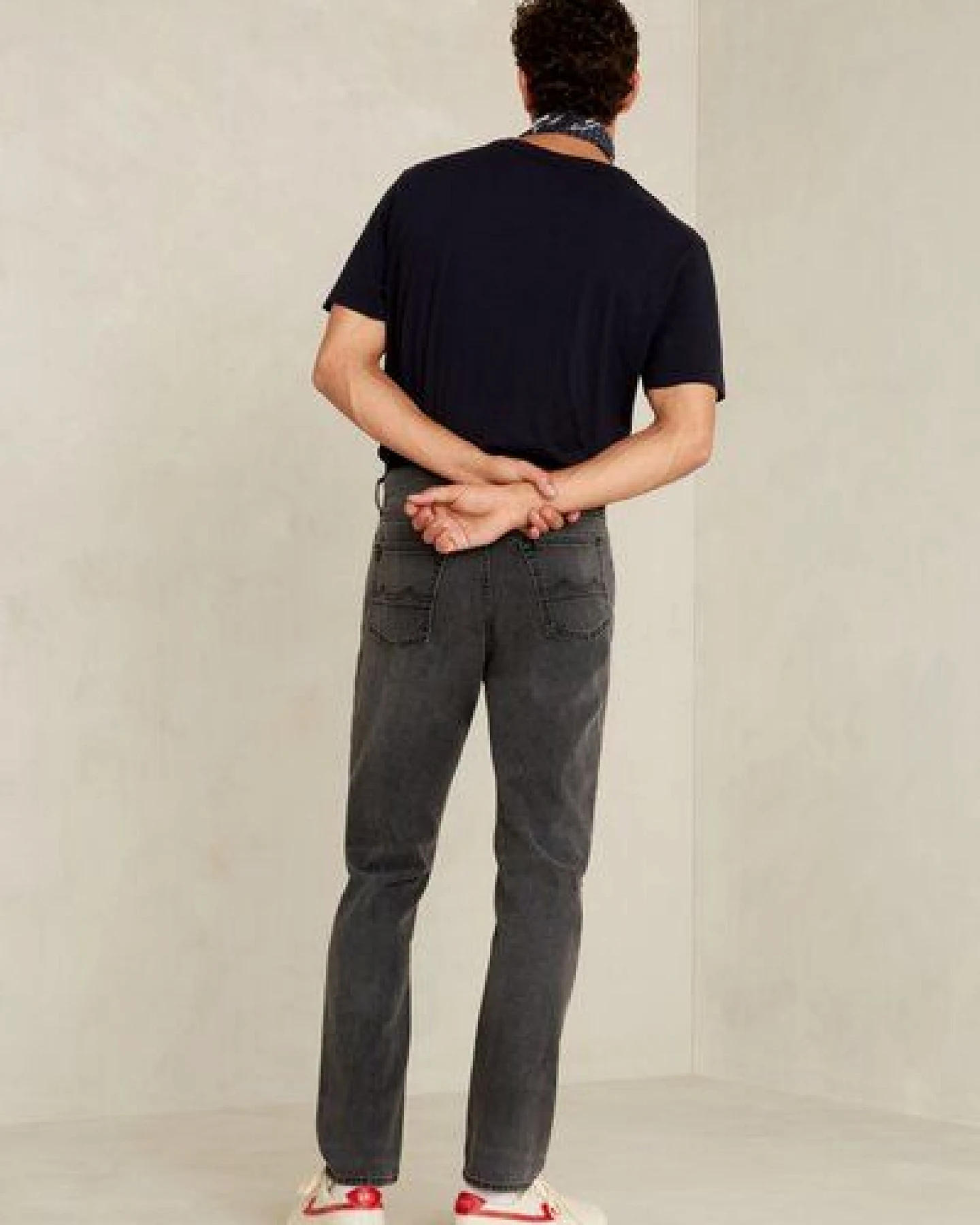 Kings Of Indigo Tappered Jeans - Jerrick Holo Grey Worn – Ansicht 3