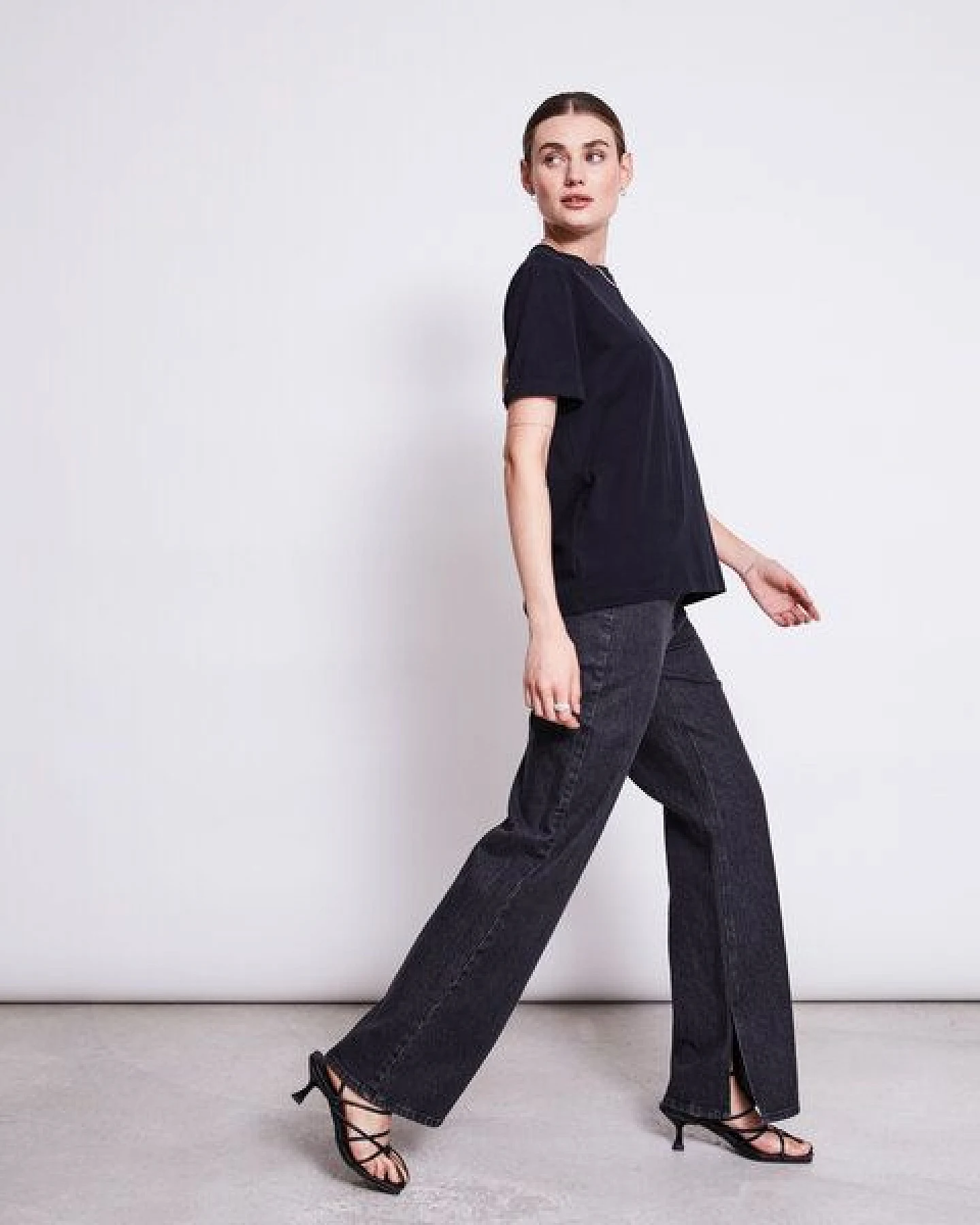 JAN N JUNE High Waist Jeans SELENE mit Schlitz – Ansicht 3
