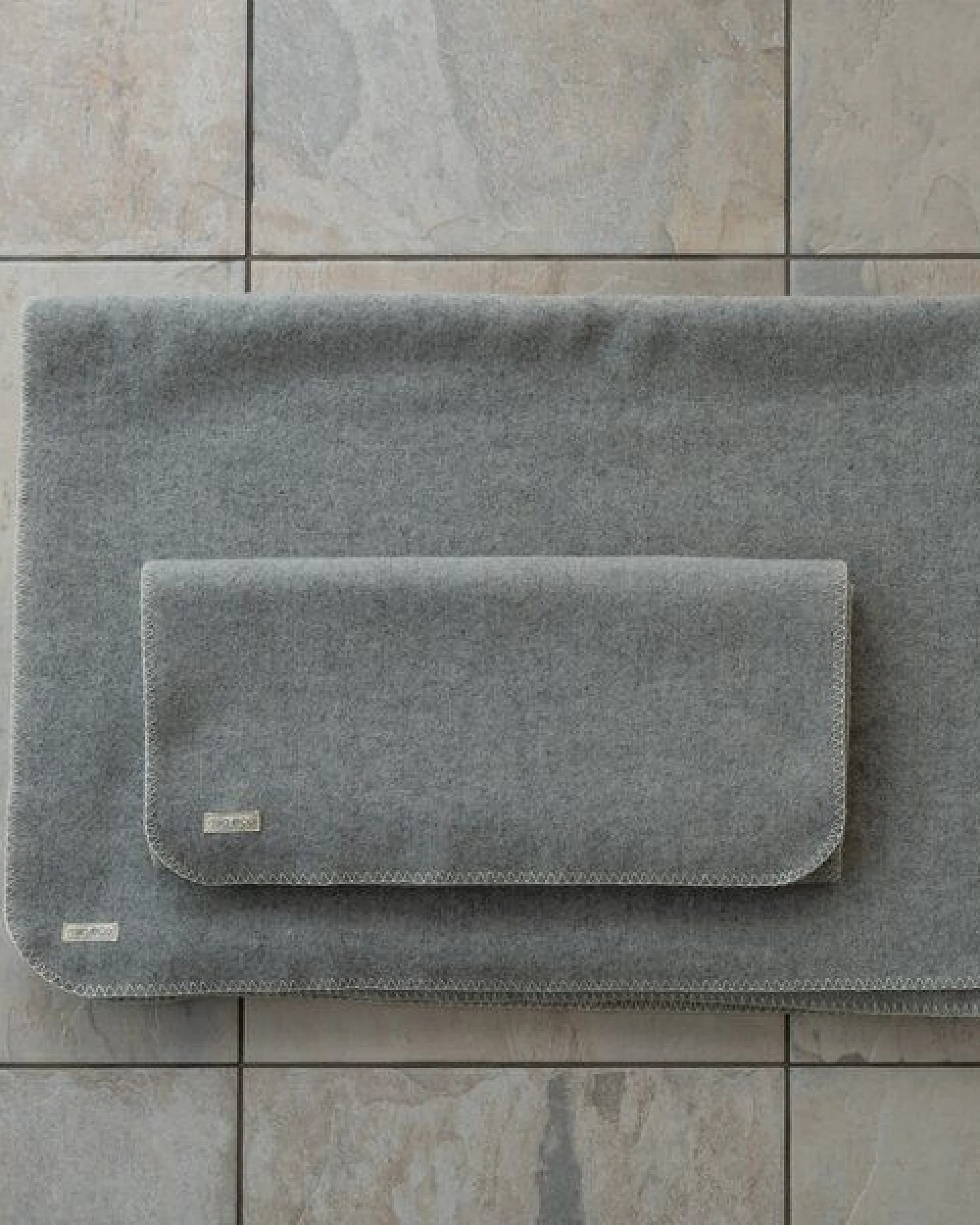 mio eco SET: Yin Yoga Mattenauflage & Große Decke Elbwolle – Ansicht 3