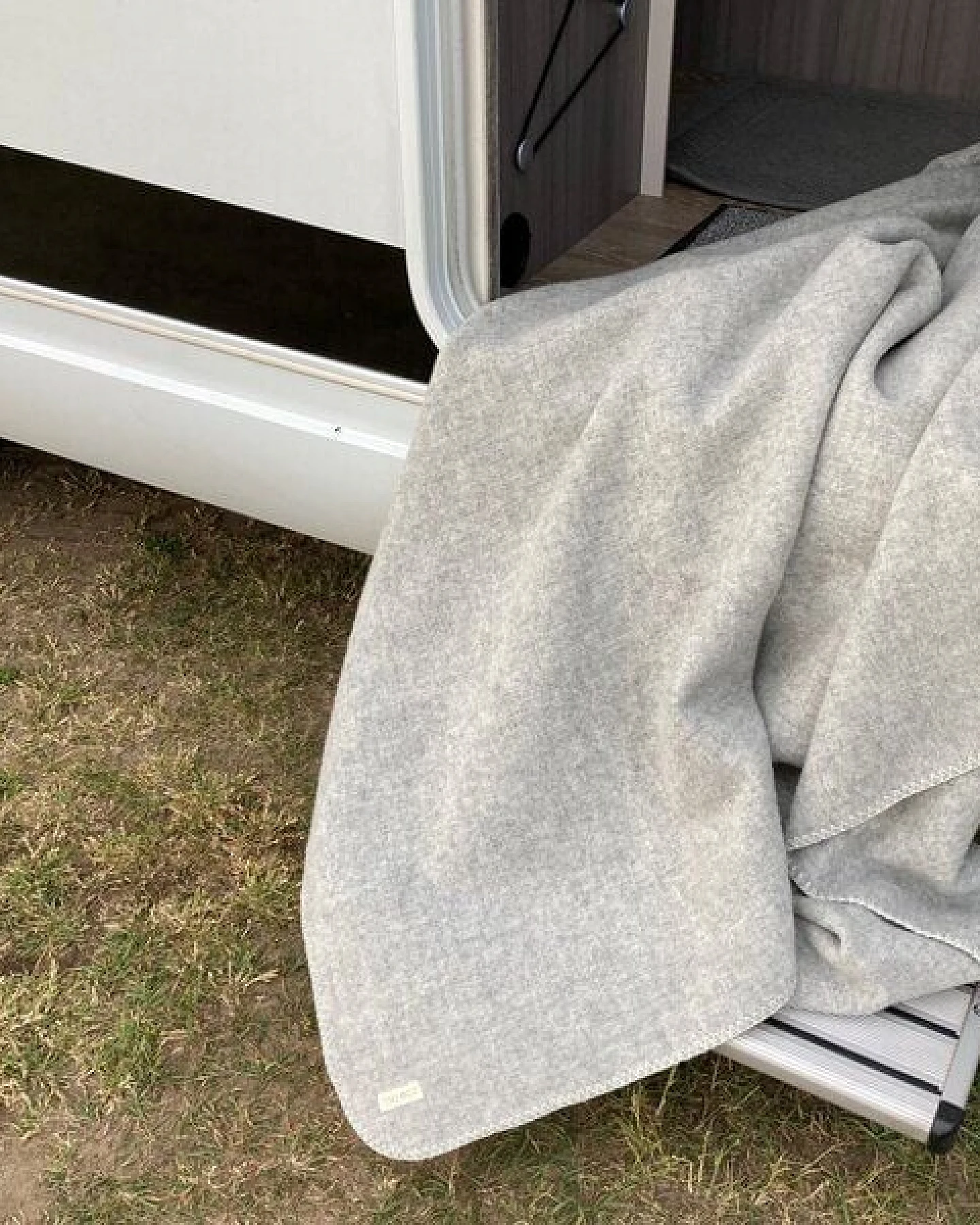 mio eco Kleine rustikale Kuscheldecke Elbwolle – Ansicht 4