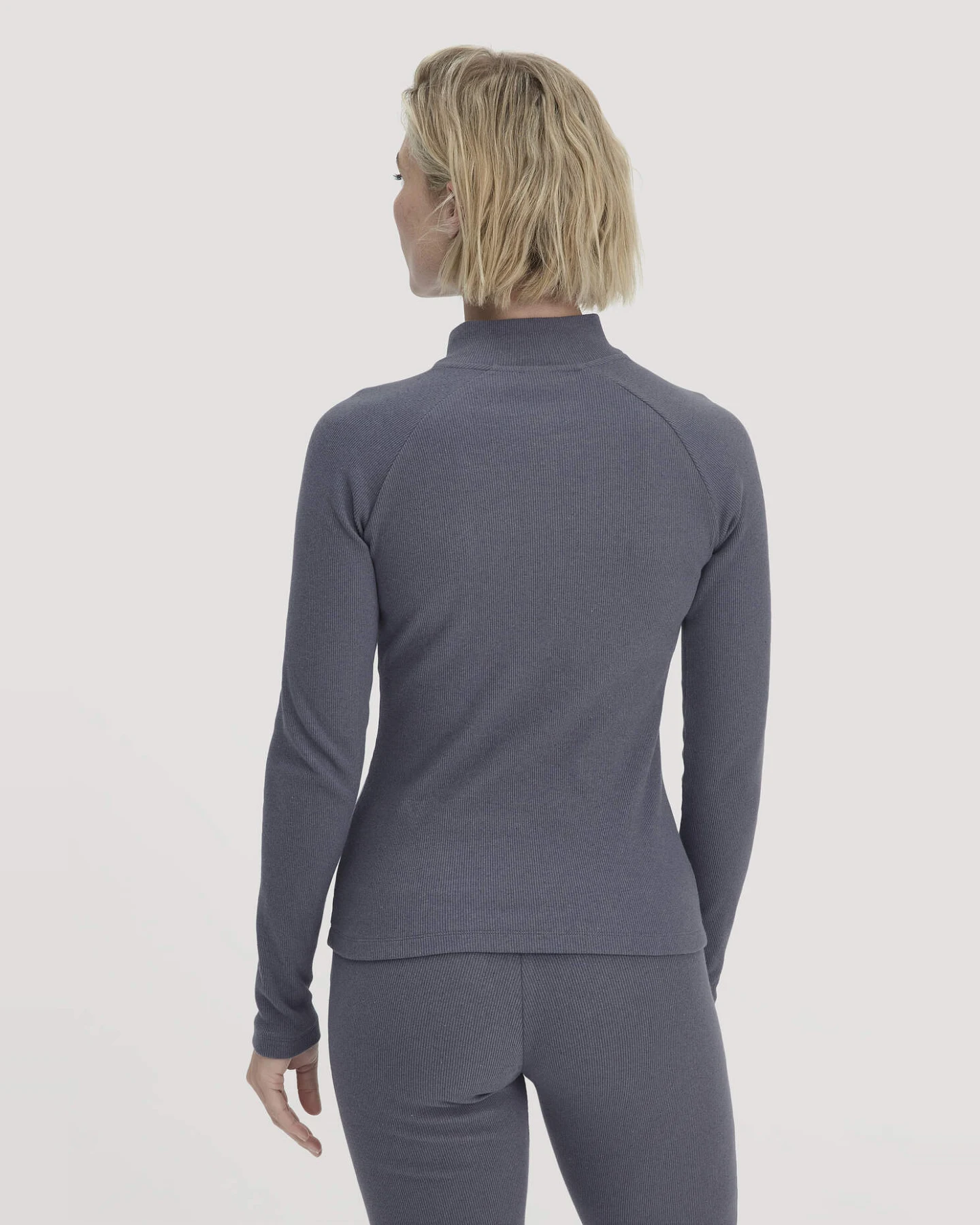 hessnatur Loungewear Longsleeve Fitted BETTER RECYCLING aus Bio-Baumwolle - blau - Größe 38 – Ansicht 3