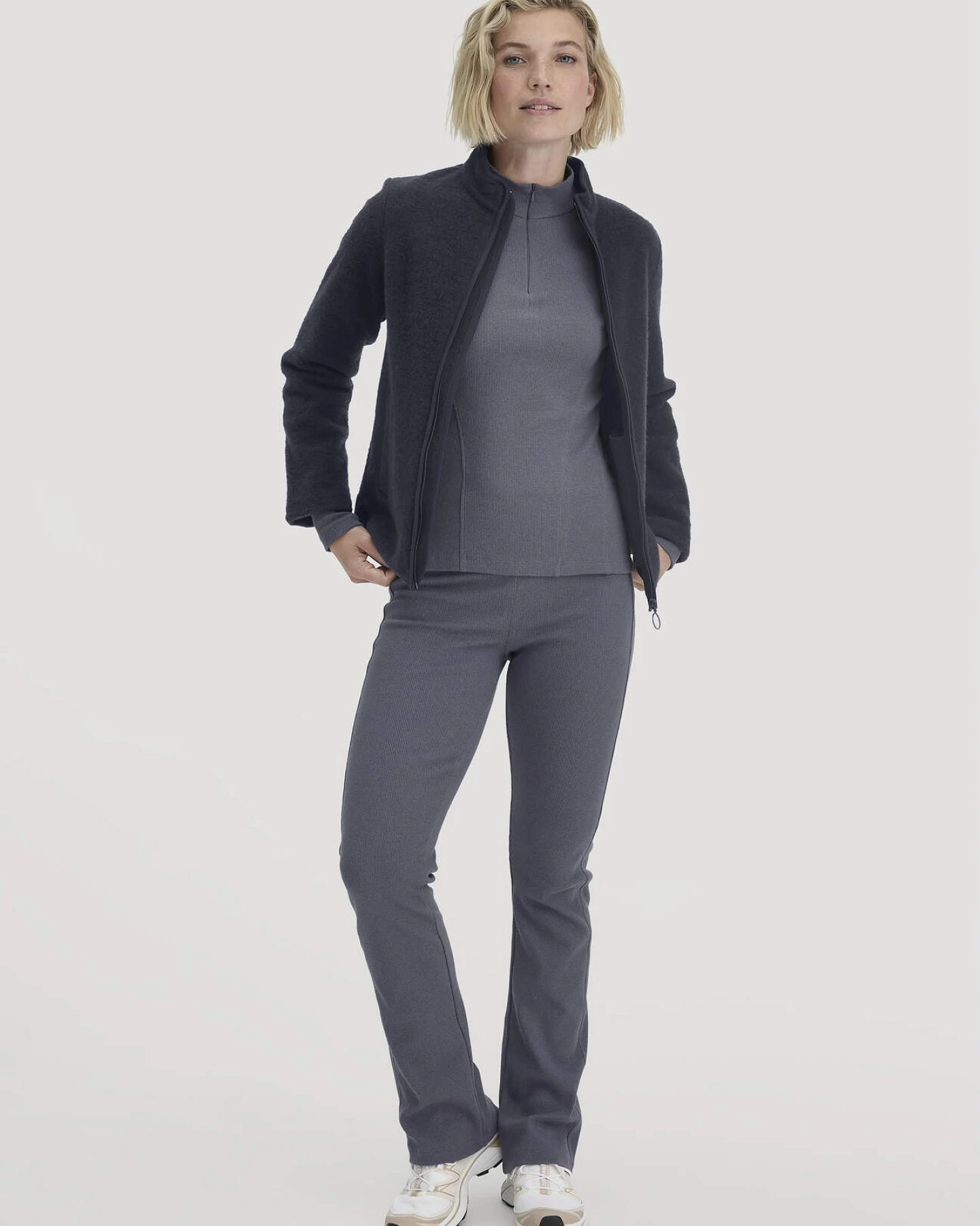 hessnatur Loungewear Longsleeve Fitted aus Bio-Baumwolle mit recycelter Baumwolle - blau - Größe 40 – Ansicht 2
