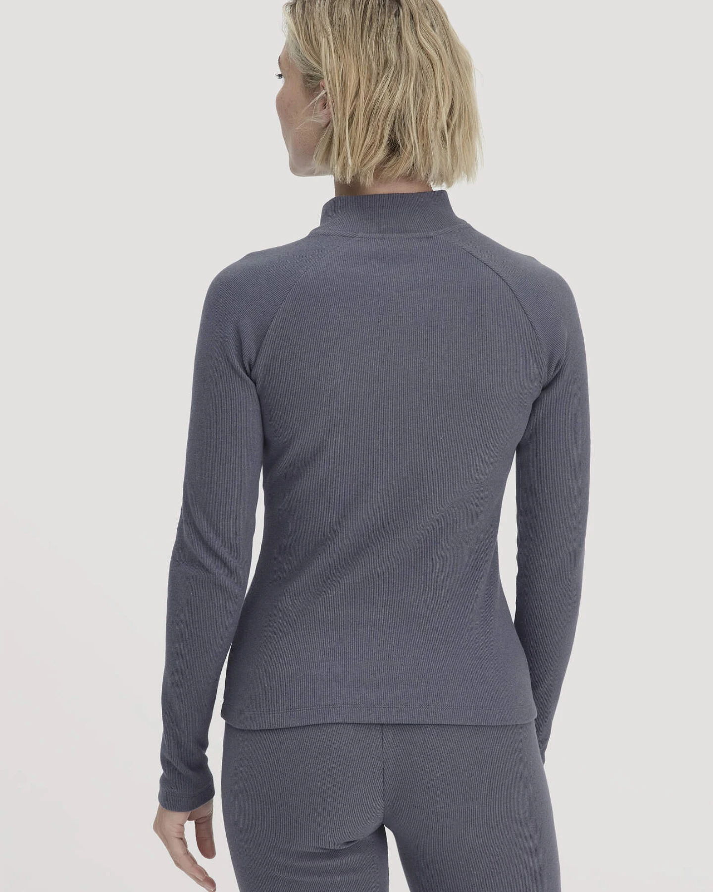 hessnatur Loungewear Longsleeve Fitted aus Bio-Baumwolle mit recycelter Baumwolle - blau - Größe 40 – Ansicht 3