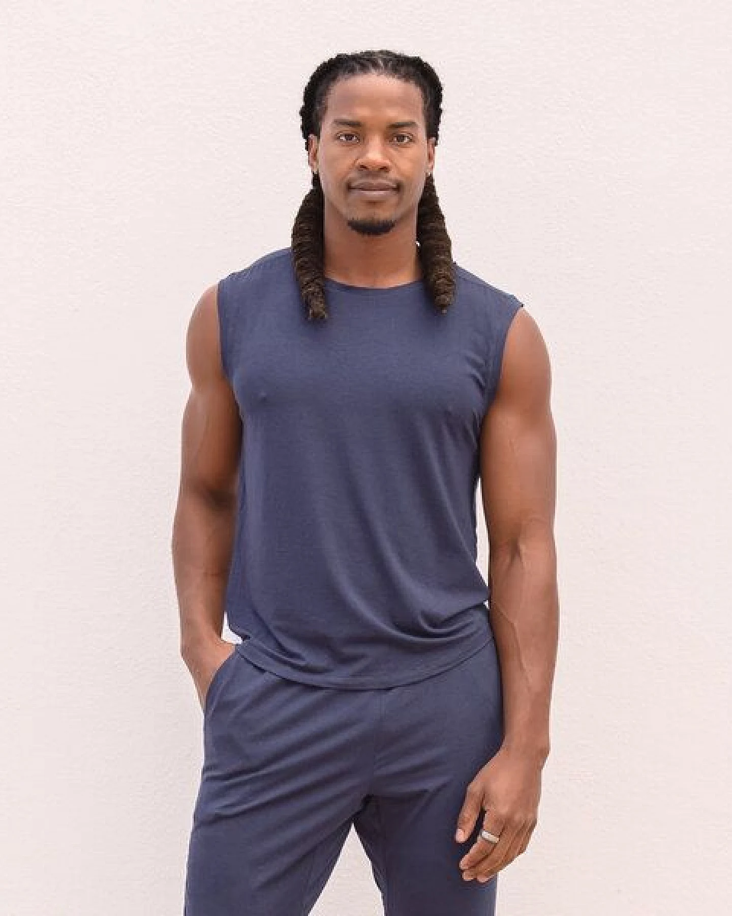 Jaya TOMMY - Herren - Atmungsaktives Tank Top aus softer, elastischer Tencel-Biobaumwoll-Mix, Yoga, Workout and andere Bewegungskünste – Ansicht 2