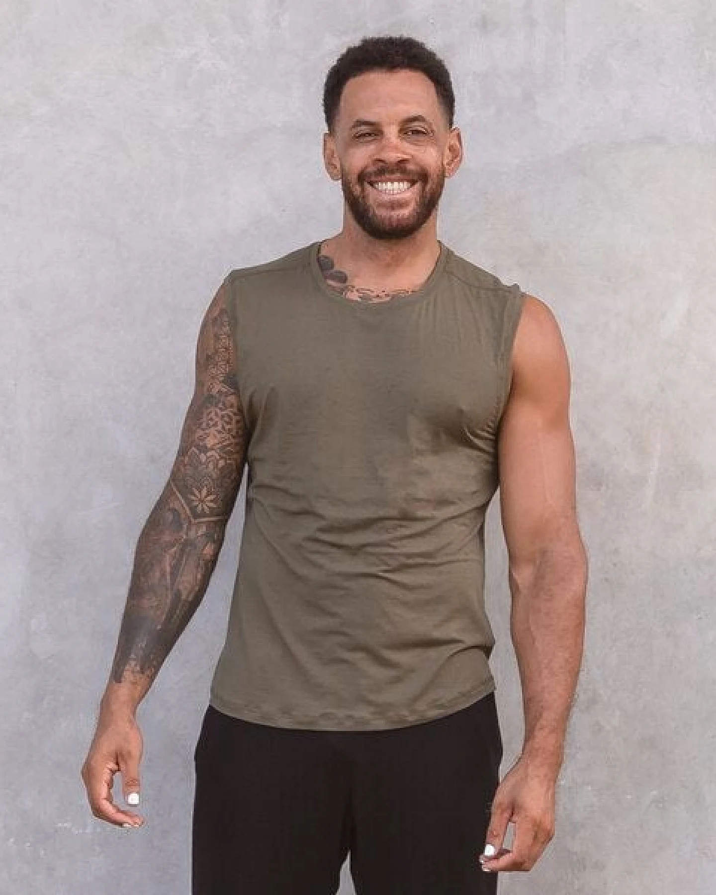 Jaya TOMMY - Herren - Atmungsaktives Tank Top aus softer, elastischer Tencel-Biobaumwoll-Mix, Yoga, Workout and andere Bewegungskünste – Ansicht 4