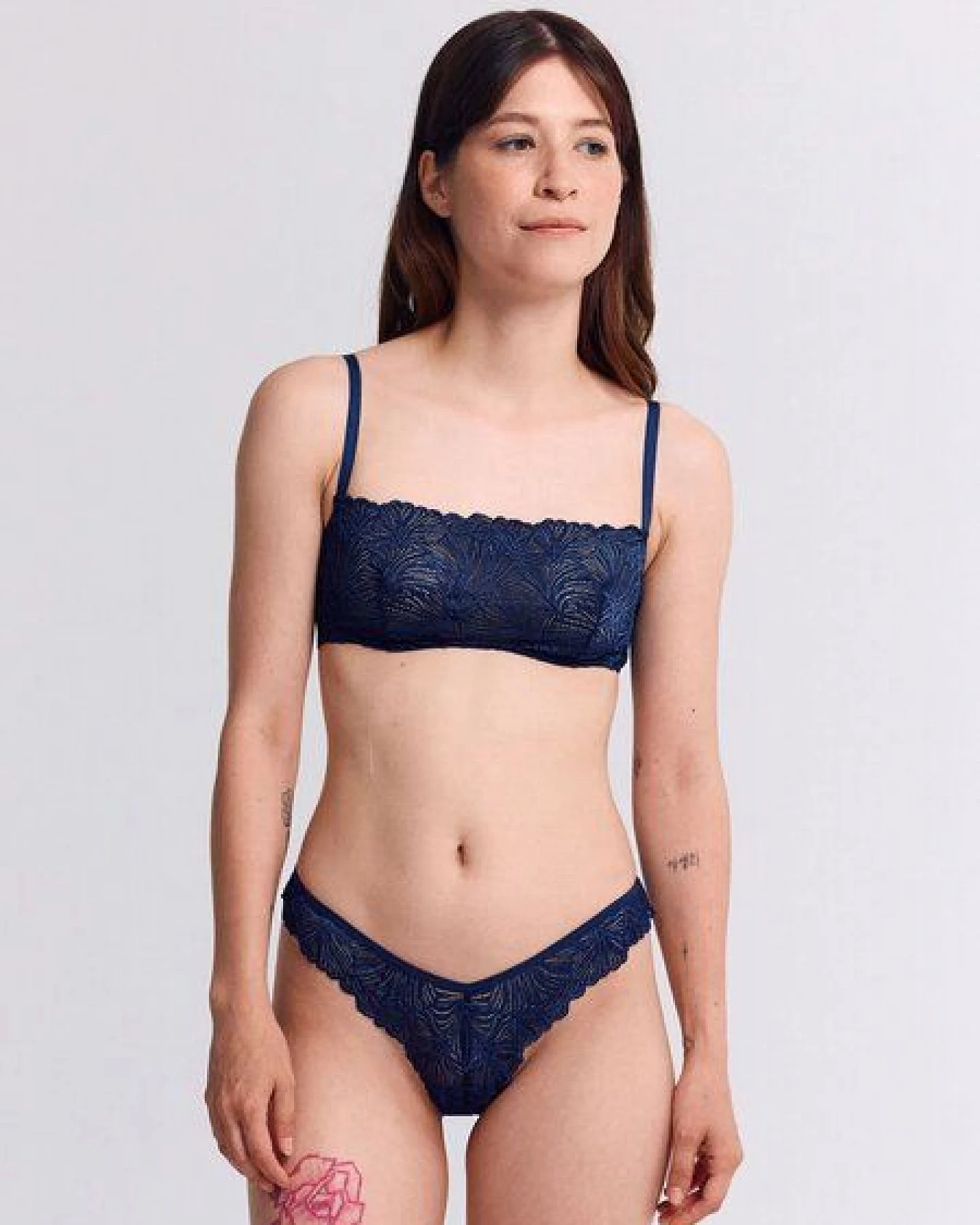 erlich textil Fluid Lace Brazil String mit Spitze aus recyceltem Polyamid, made in Europe – Ansicht 3