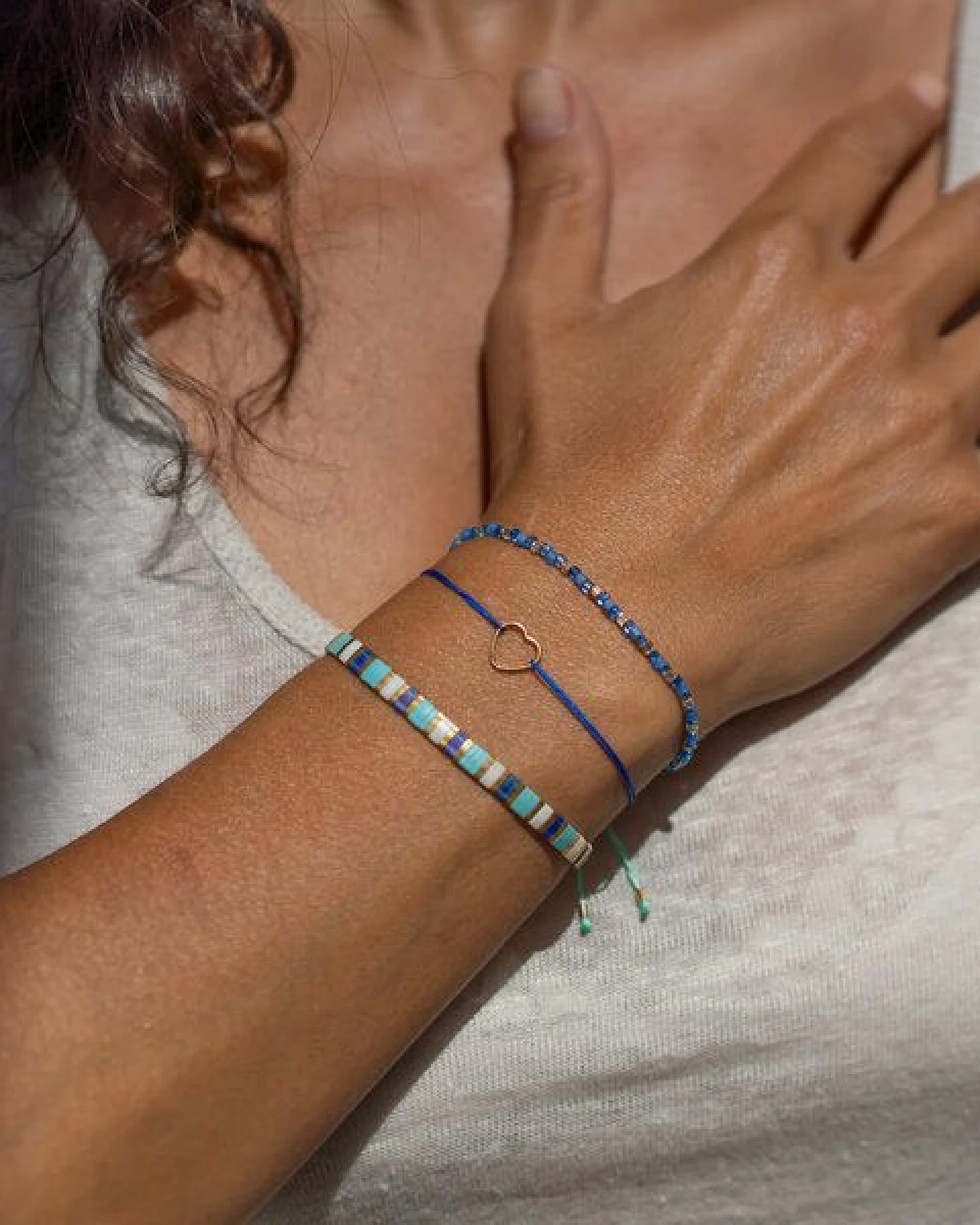 juni 3er-Armband-Set "Ocean Love" - Perlenarmbänder in blau / türkis mit Herz Armbändchen – Ansicht 2