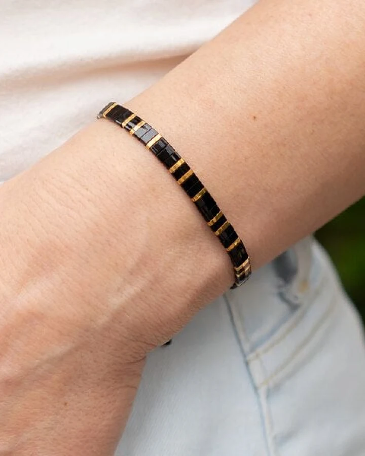 juni Schwarzes Armband "Shiny Black" - individuell verstellbar - handgemacht in Deutschland