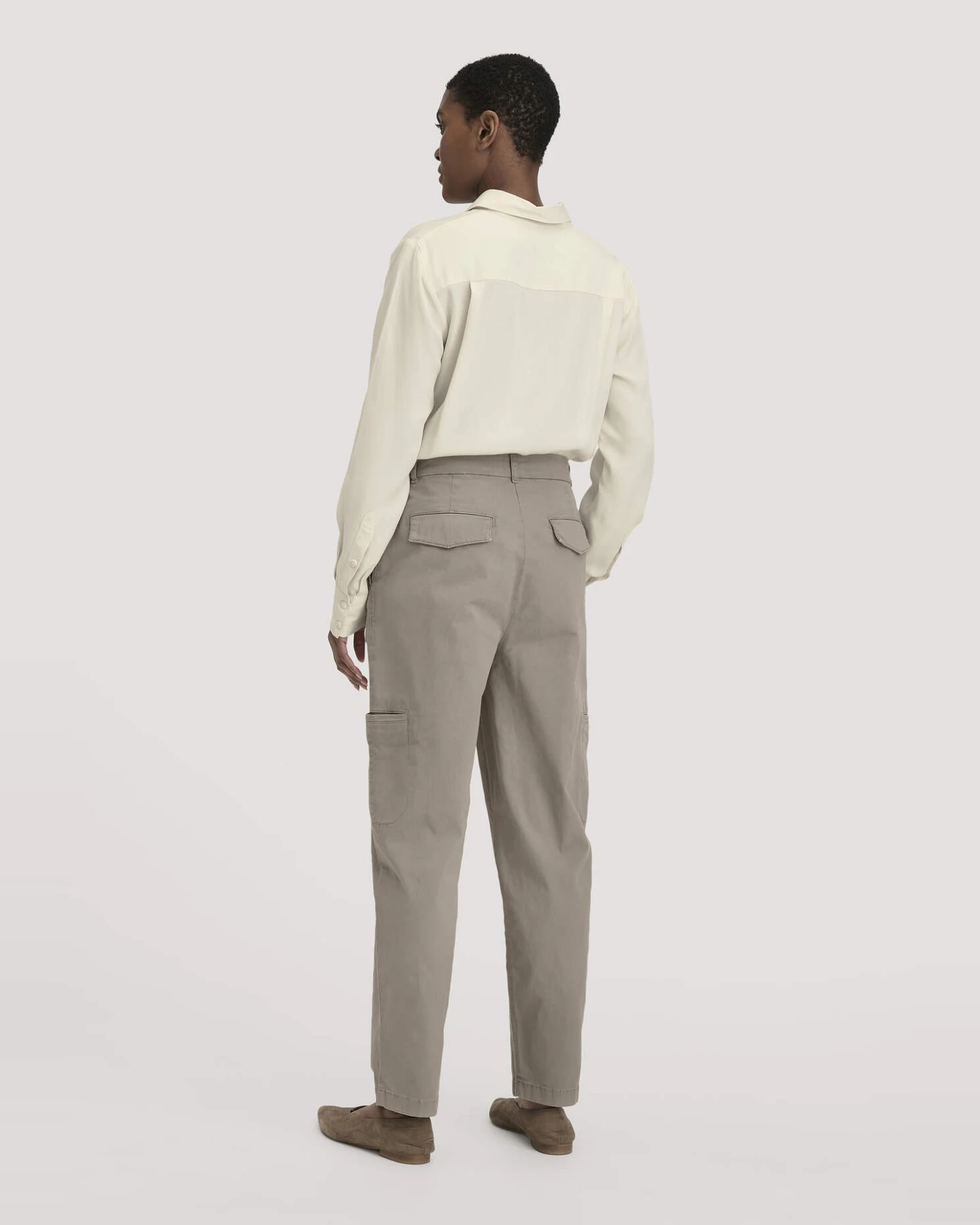 hessnatur Damen Hose Soft Utility Cargo Relaxed aus Bio-Baumwolle - beige - Größe 34 – Ansicht 2