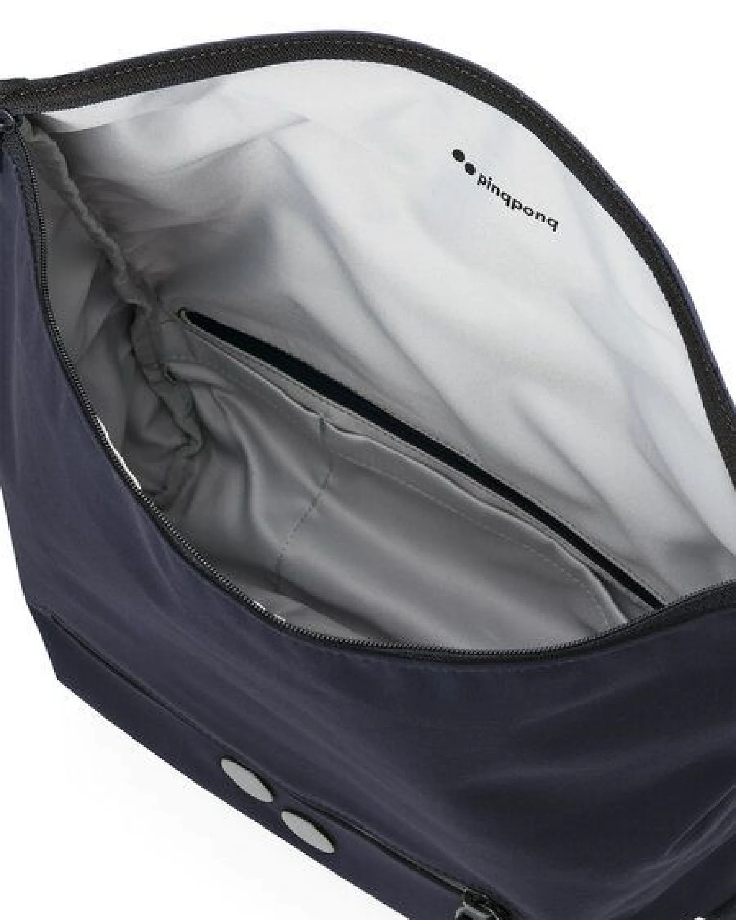 pinqponq Umhängetasche - Aksel - aus recyceltem Nylon – Ansicht 4