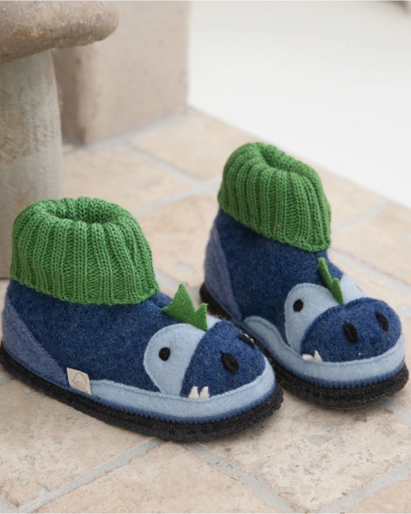 Kinder Hausschuhe Hüttenschuhe Drache "Dago" blau Gr.23 – Ansicht 2