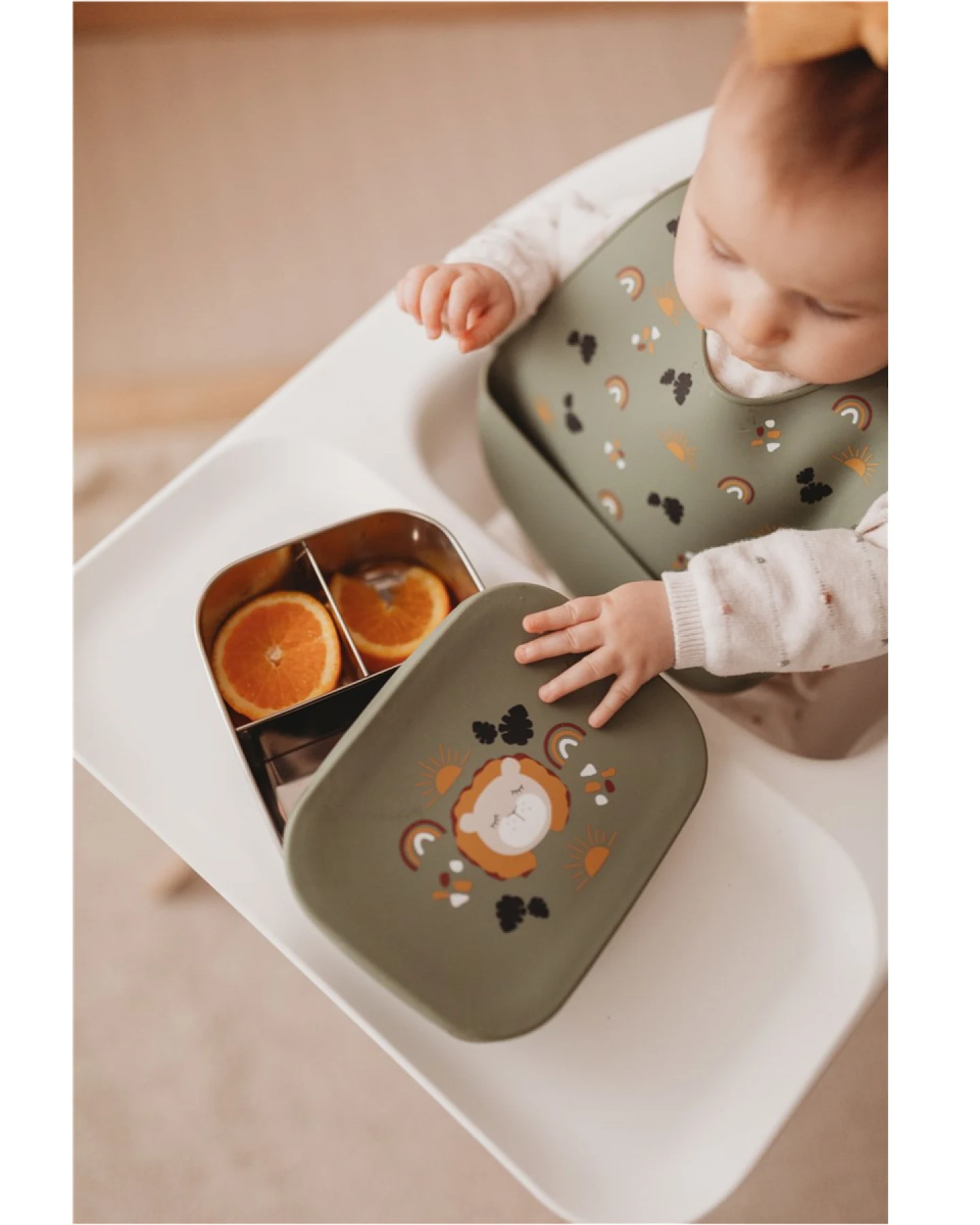Kinder Edelstahl Brotdose Silikondeckel Löwe olive Maße 17 x 13 x 5,5 cm Fassungsvermögen 900 ml – Ansicht 2