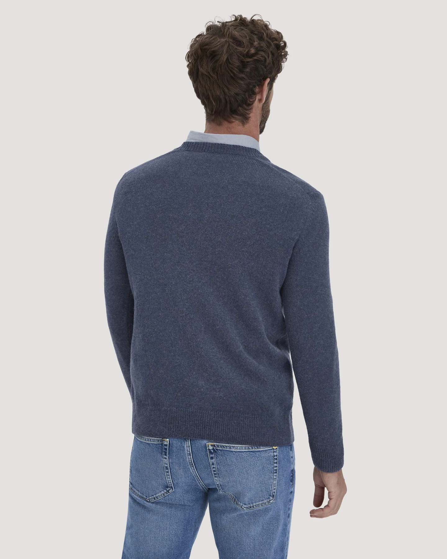 hessnatur Herren Strick Pullover Regular aus Bio-Merinowolle mit Bio-Baumwolle - blau - Größe L – Ansicht 3