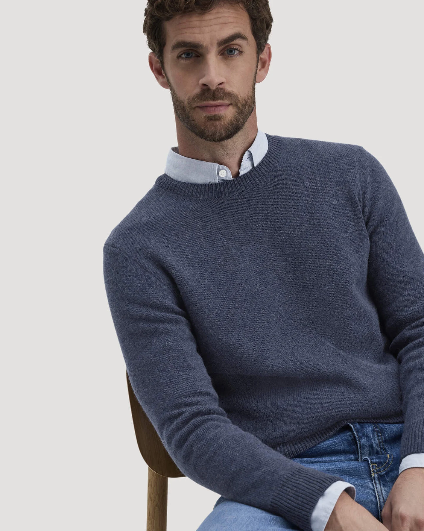 hessnatur Herren Strick Pullover Regular aus Bio-Merinowolle mit Bio-Baumwolle - blau - Größe L – Ansicht 4