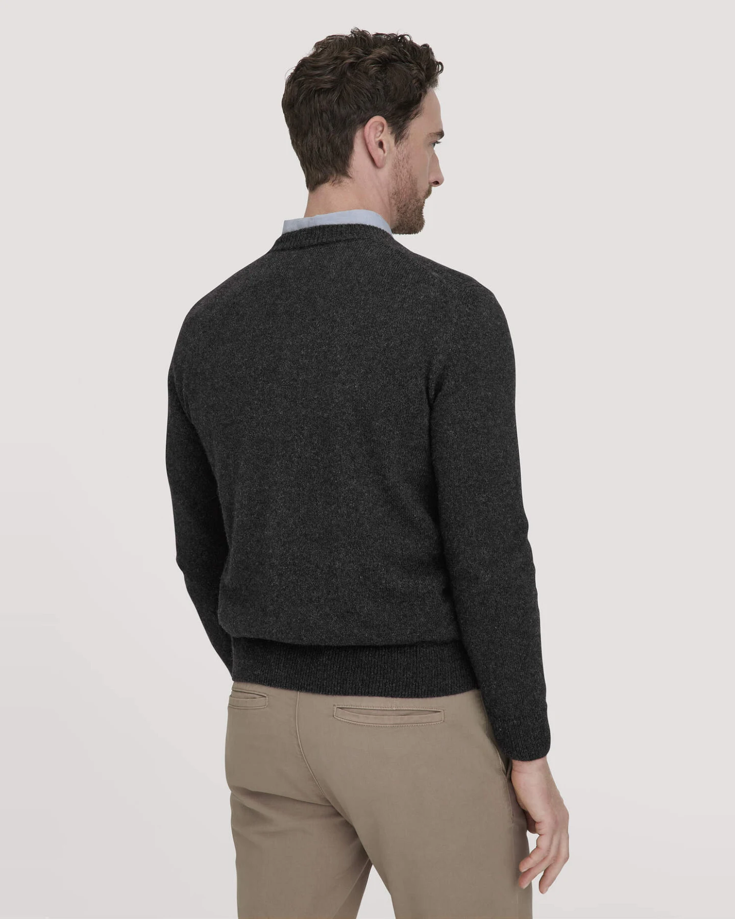 hessnatur Herren Strick Pullover Regular aus Bio-Merinowolle mit Bio-Baumwolle - grau - Größe S – Ansicht 3