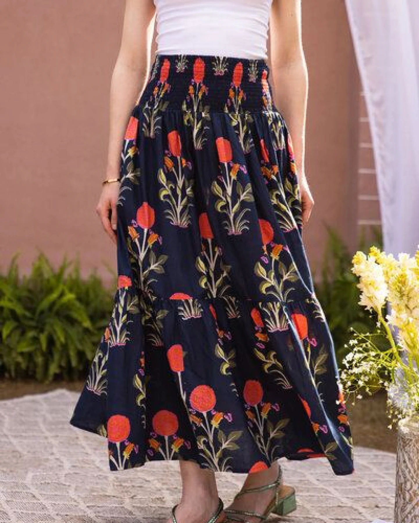 Haus of Namaste A-Linien Rock schwarz floral „Midnight Mughal" Handblockgedruckt im 100% Baumwolle – Ansicht 2
