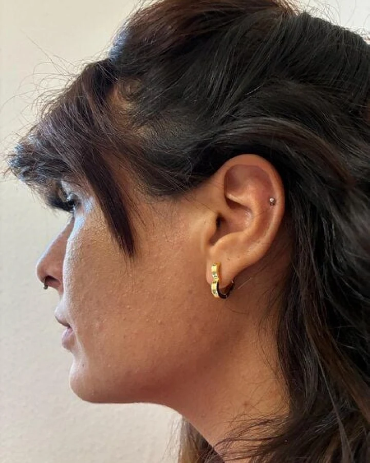 noca Herz-Ohrringe in Gold – romantisch und leichtg – handgefertigter minimalistischer Schmuck
