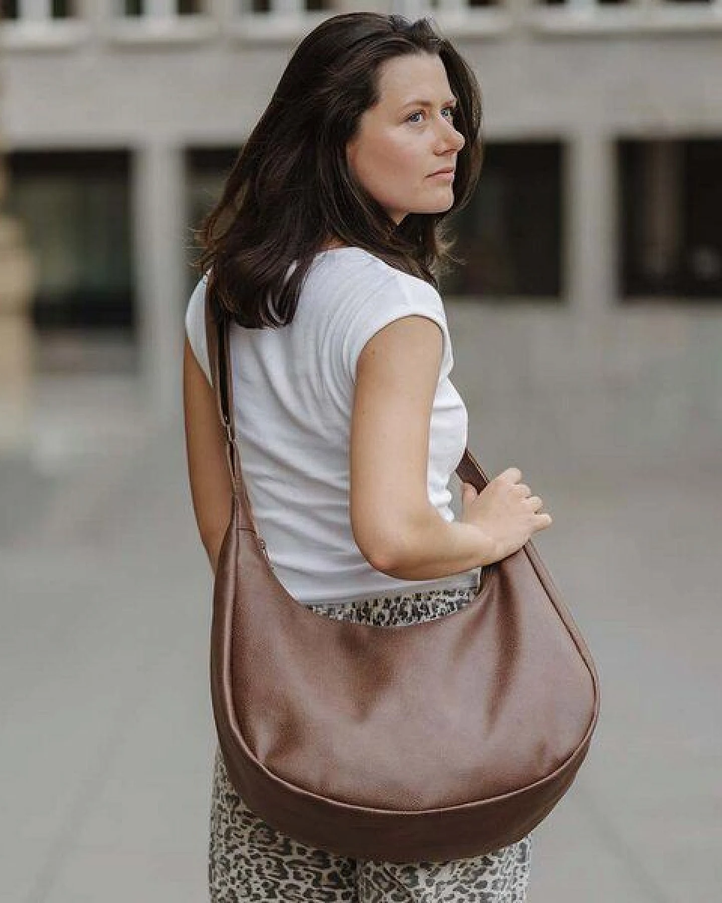 BOWLEANIES TASCHEN Moon Bag XXL aus Lederfaserstoff – Ansicht 2