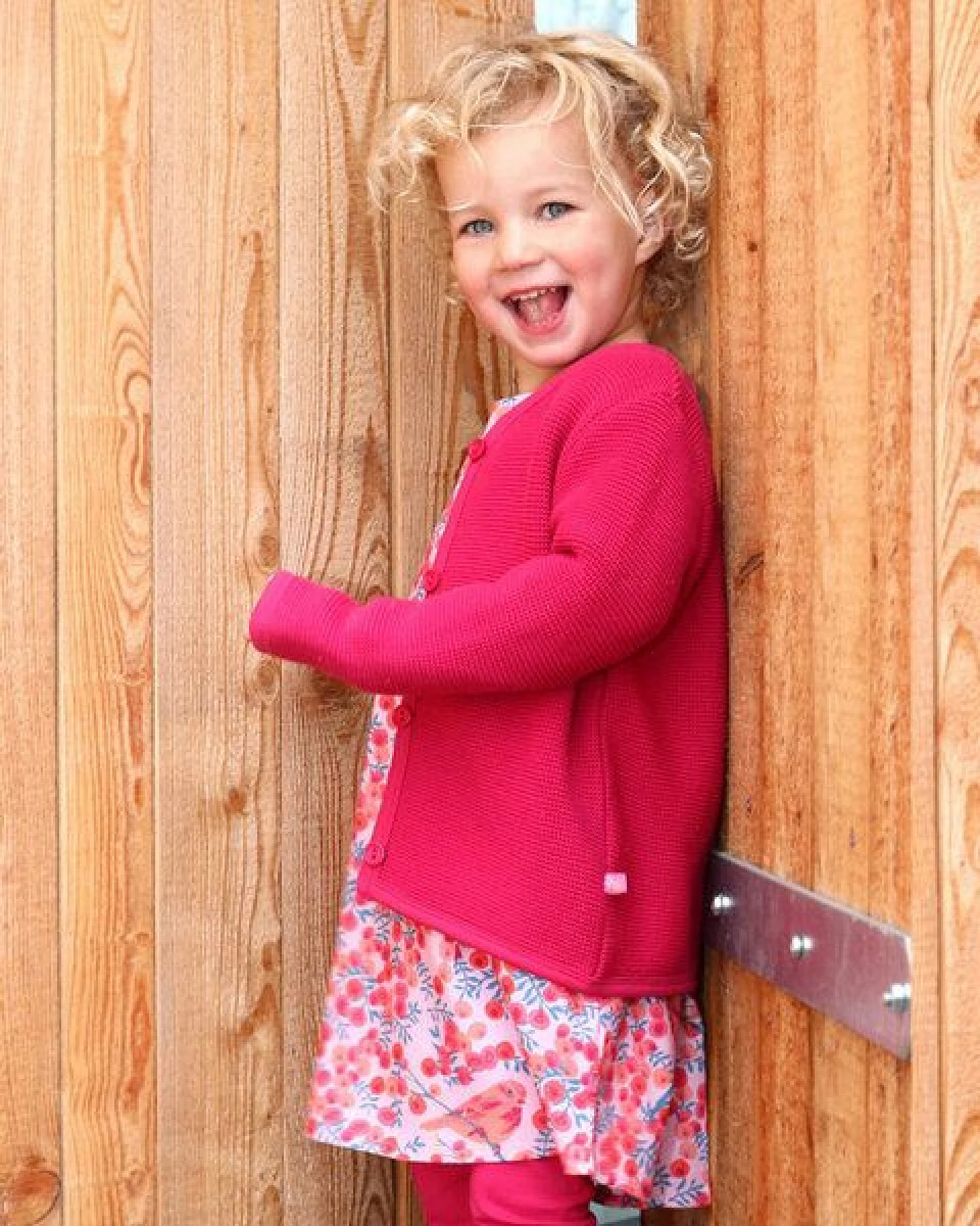 Enfant Terrible Strickjacke im Trachtenstil in weinrot – Ansicht 2