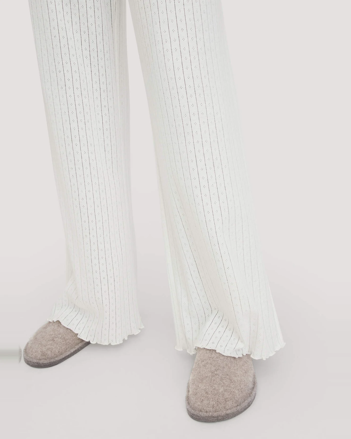 hessnatur Damen Pointelle Schlafhose Relaxed PURE COTTON aus Bio-Baumwolle - weiß - Größe 48 – Ansicht 2