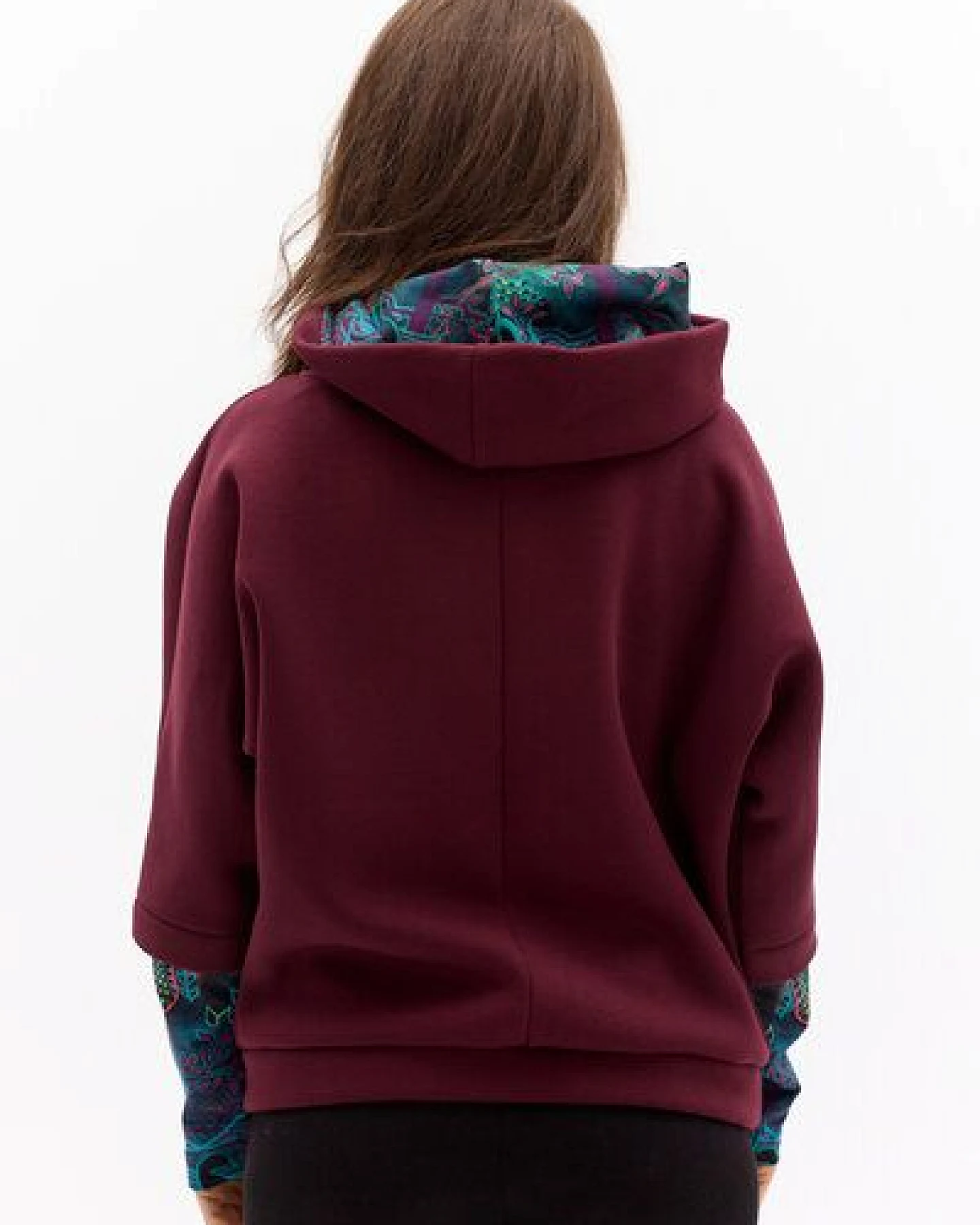 Hoodie Chillin Winter – Sweatshirt mit hohem Kragen und Kapuze – warmes Baumwolle – Farbenfroher einzigartiger Print von KOKOworld – 100% in der EU fair produziert – Ansicht 4