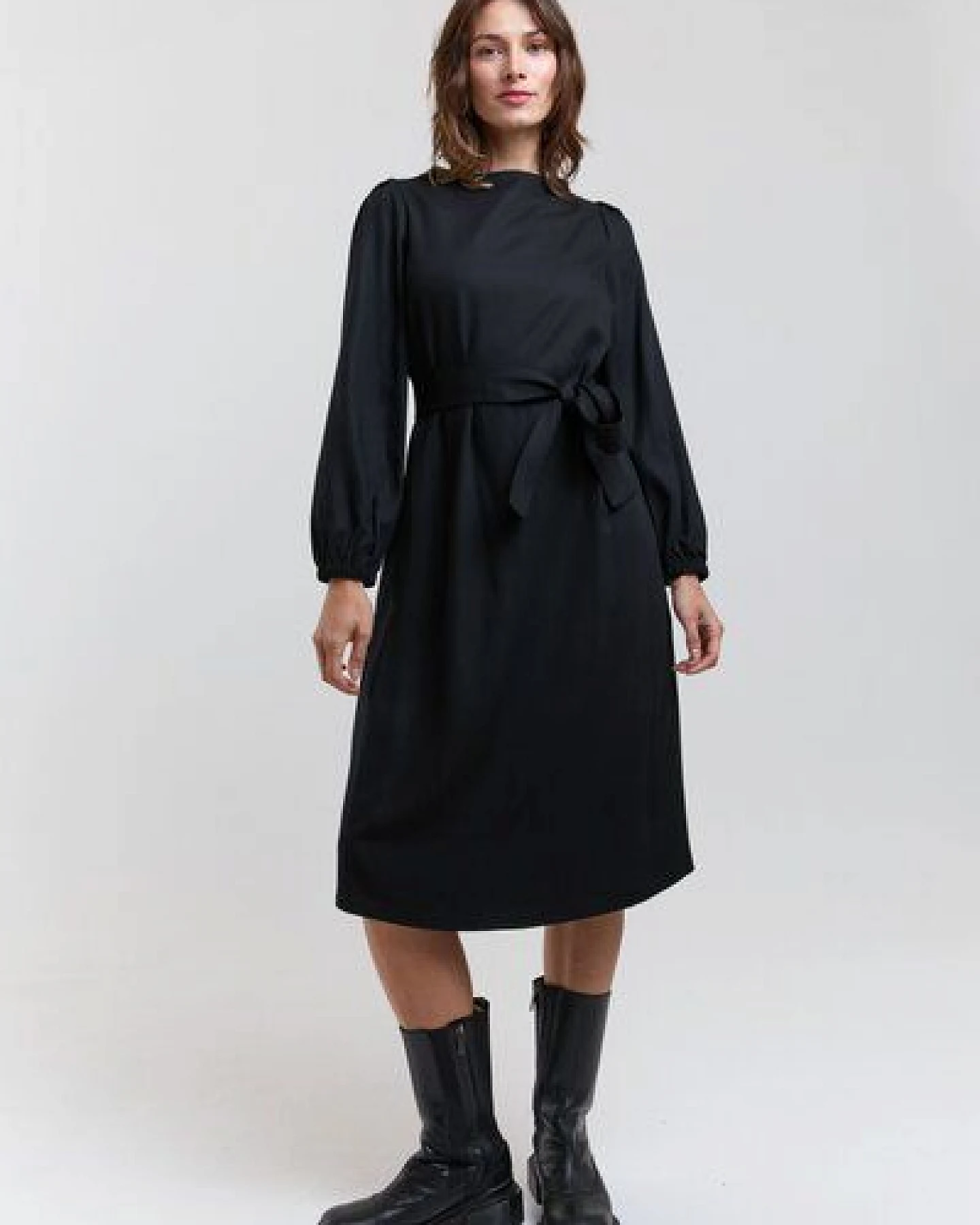 AYANI Mia | Elegantes Midi Langarm Kleid aus ECOVERO – Ansicht 2