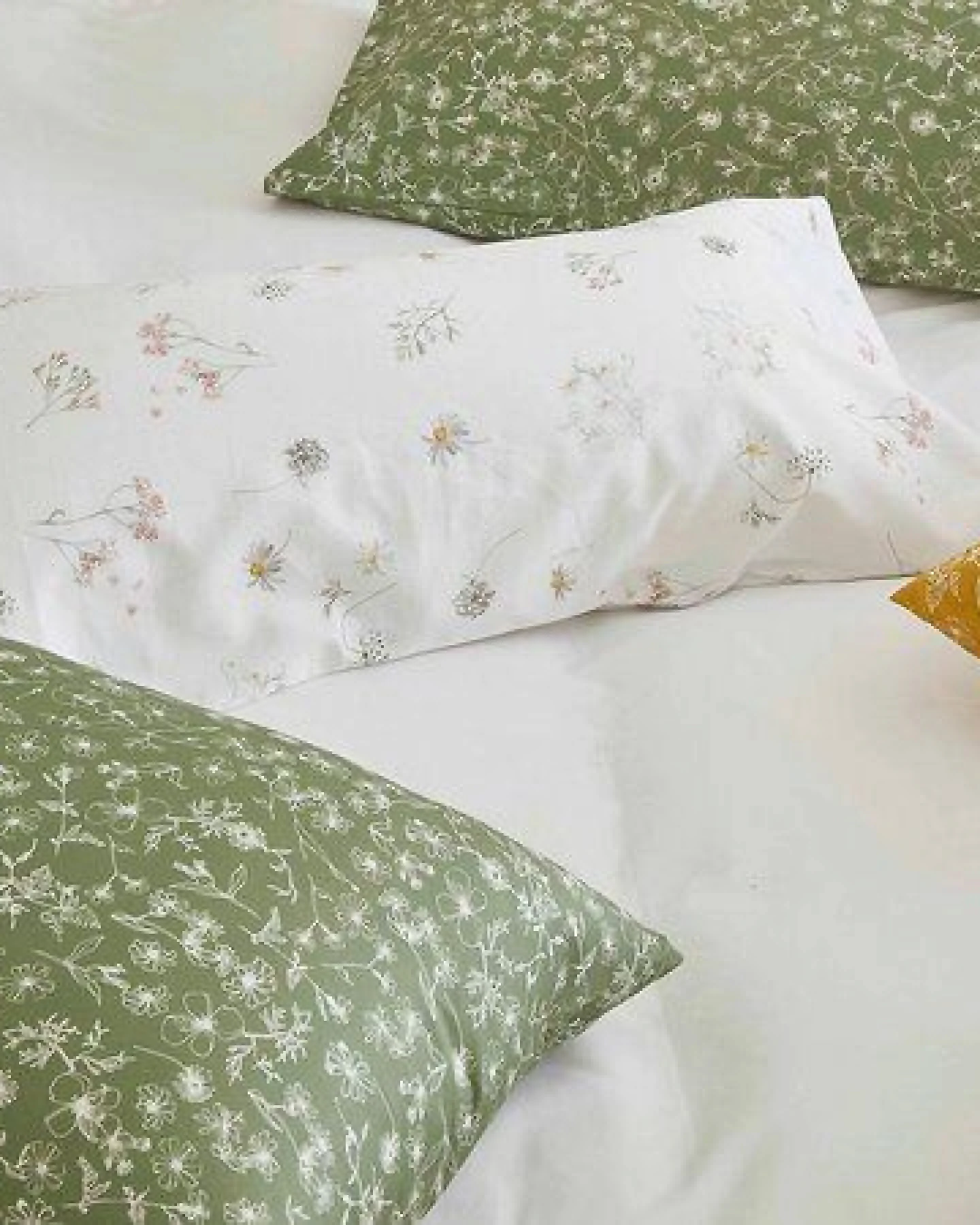Kissenbezug Fields Of Olive "Yumeko" aus Baumwollsatin – Ansicht 3