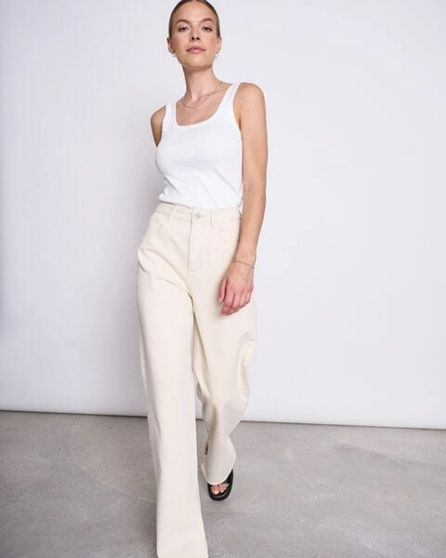 JAN N JUNE High Waist Jeans SELENE mit Schlitz – Ansicht 4