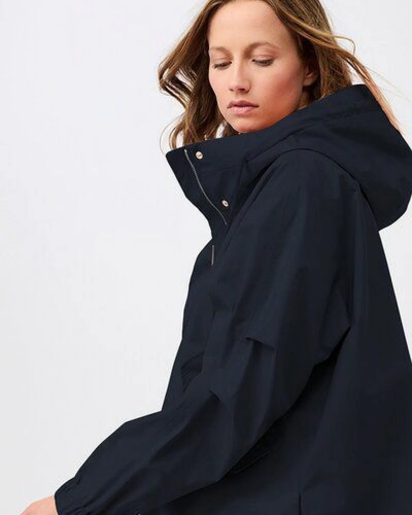 LangerChen Kapuzenjacke mit Falten am Arm – Ansicht 2