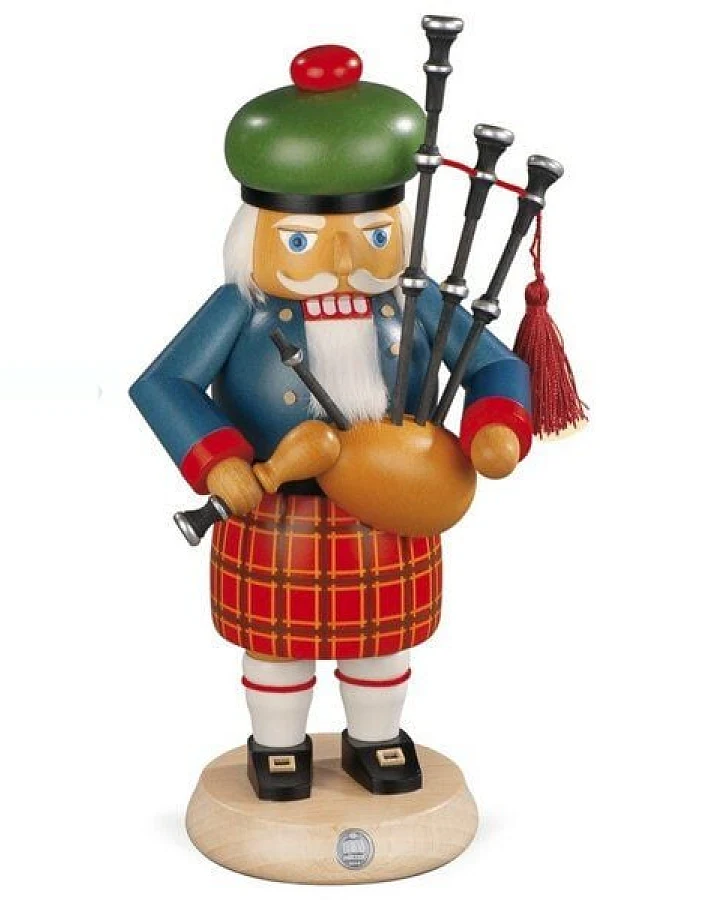 Müller Seiffen Müller Nussknacker Schotte Militärtracht mit Dudelsack 27 cm, - aus nachhaltiger Waldwirtschaft