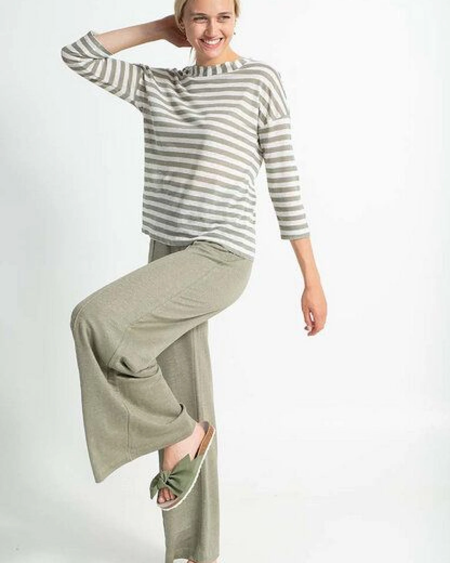 Alma & Lovis Marlenehose aus Hanf – Ansicht 2