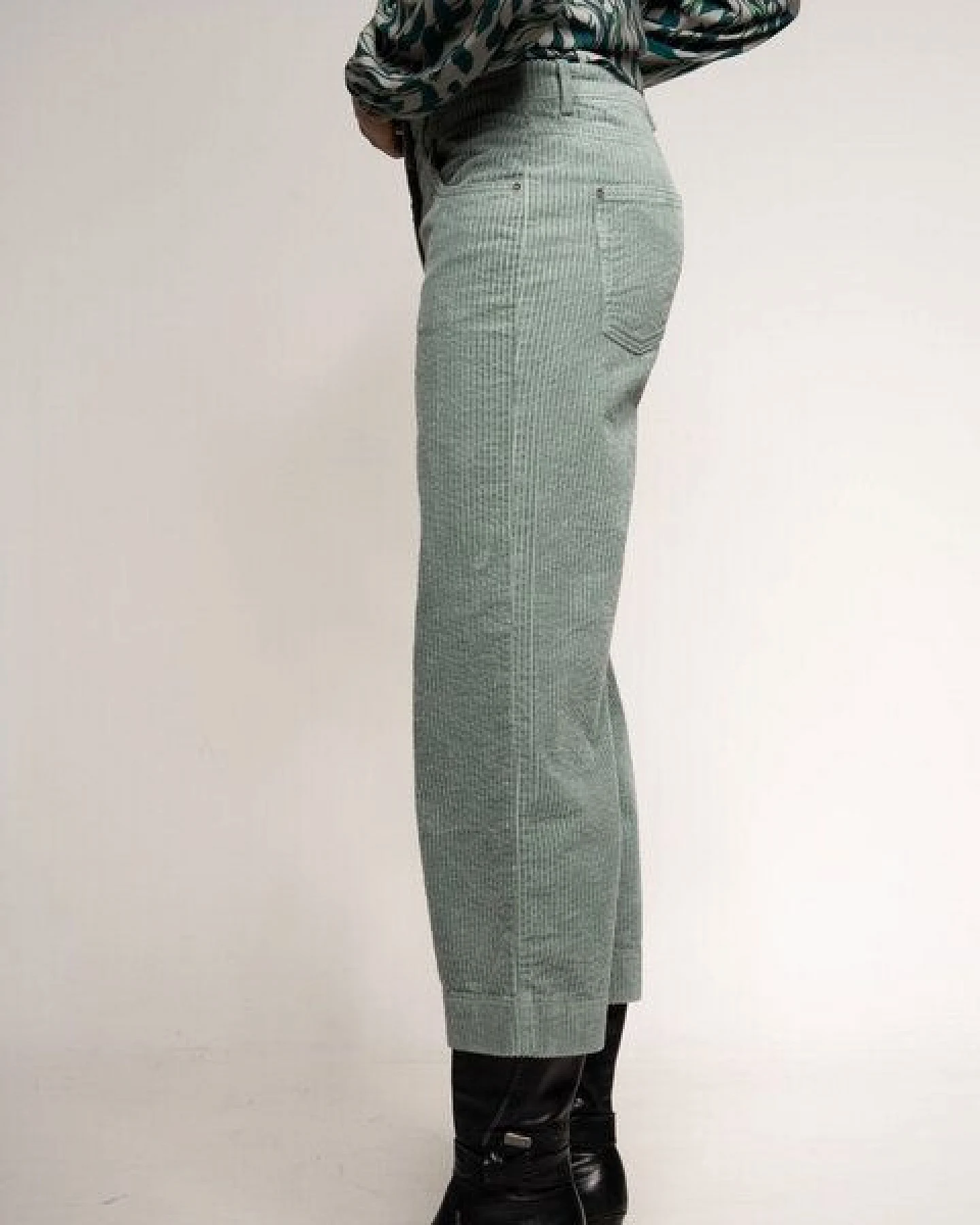 Alma & Lovis Softe Breitcord-Culotte aus Bio-Baumwolle – Ansicht 3