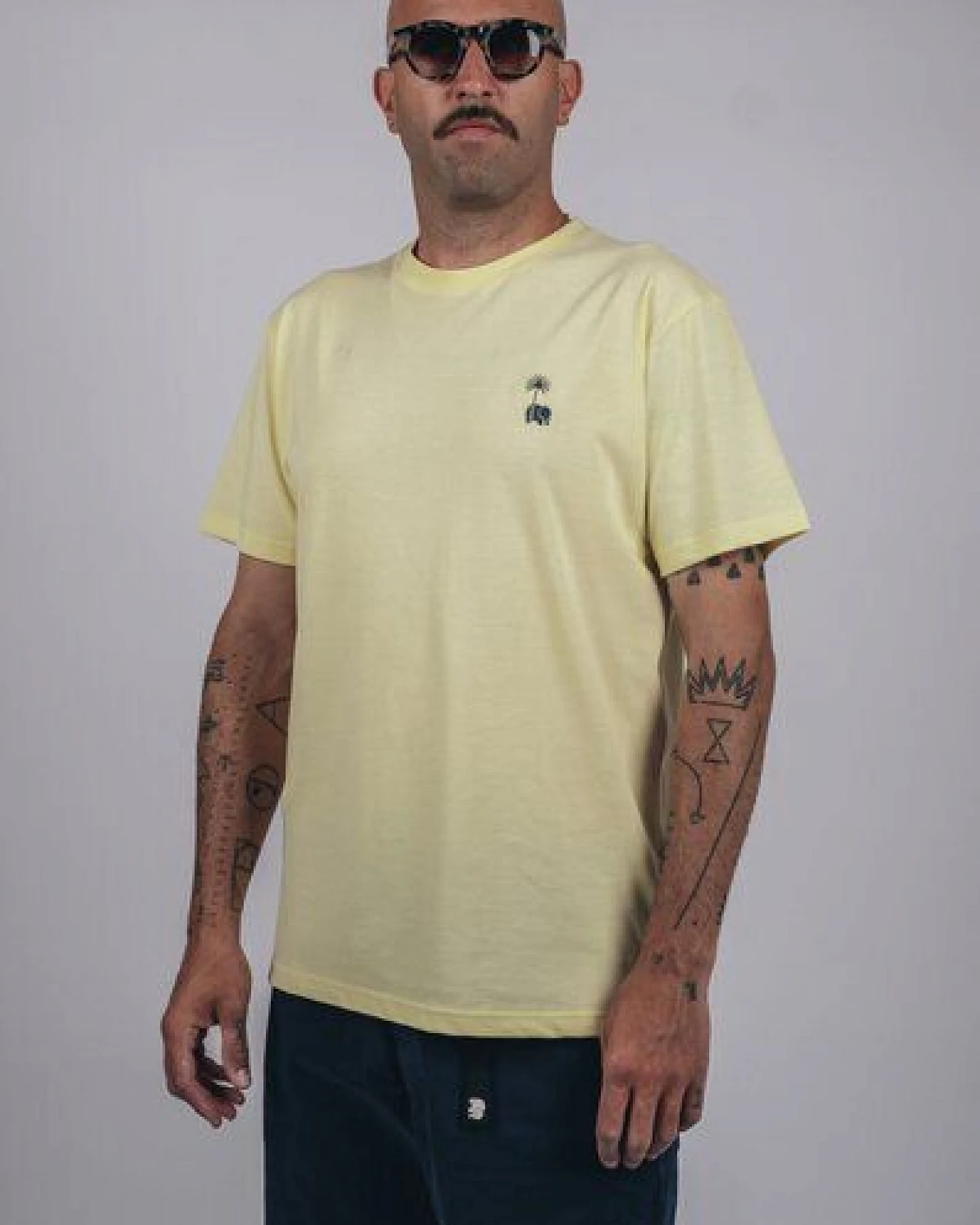 Antonyo Marest x Trendsplant Sketch T-Shirt Pastel Yellow – Ansicht 4