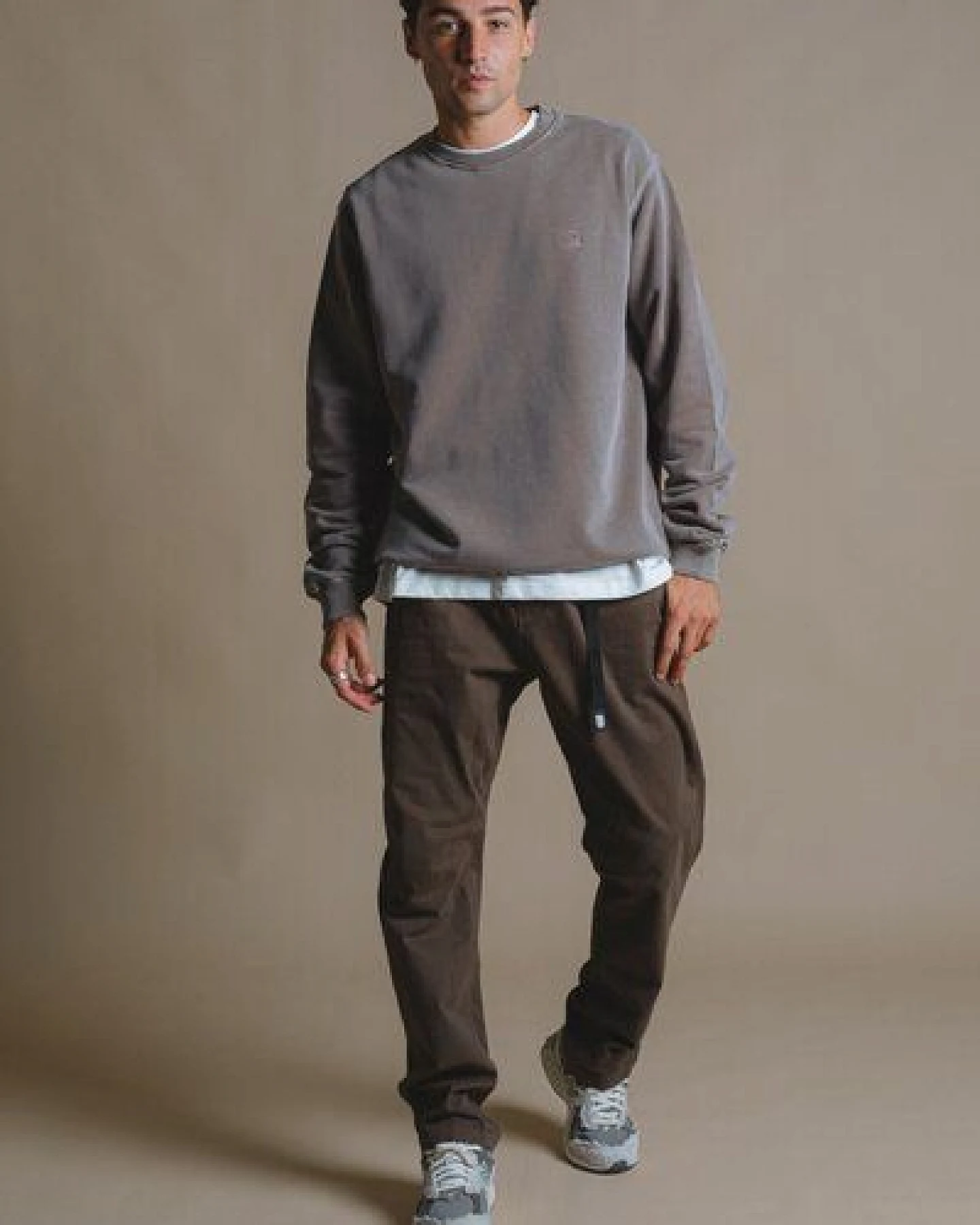 Trendsplant Essential Pigment Heavyweight Sweatshirt Stone Gray – Ansicht 4
