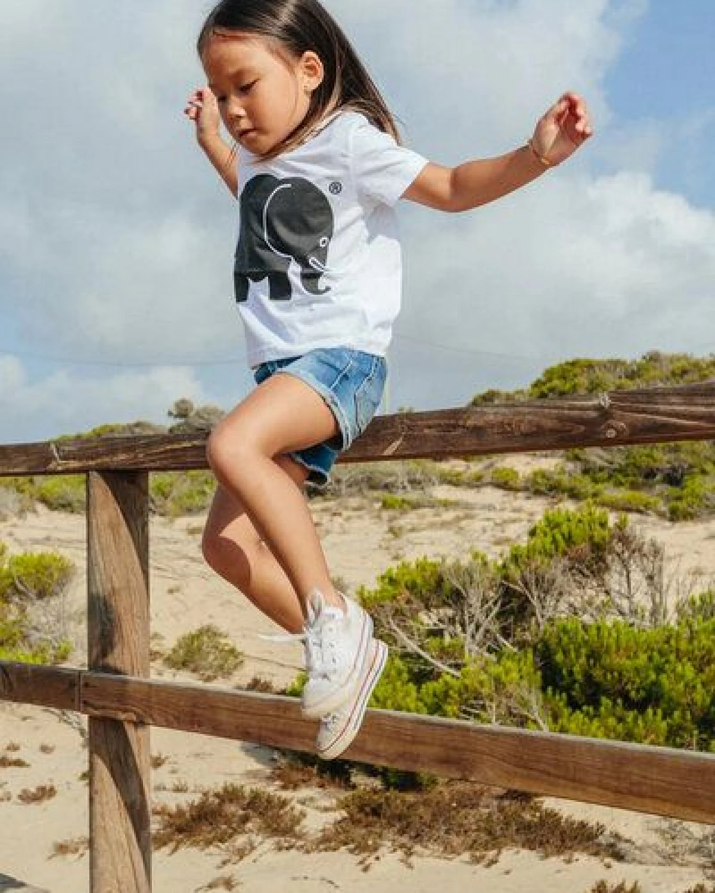 Trendsplant Kid's Organic Classic T-Shirt White – Ansicht 4