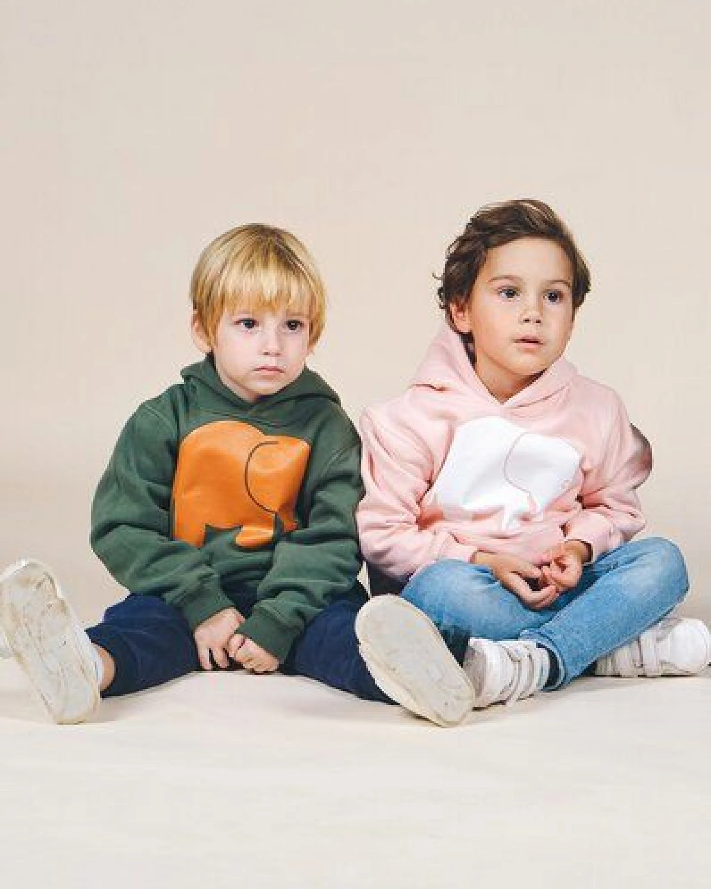 Trendsplant Kid's Organic Classic Hoodie Greener Pastures – Ansicht 3
